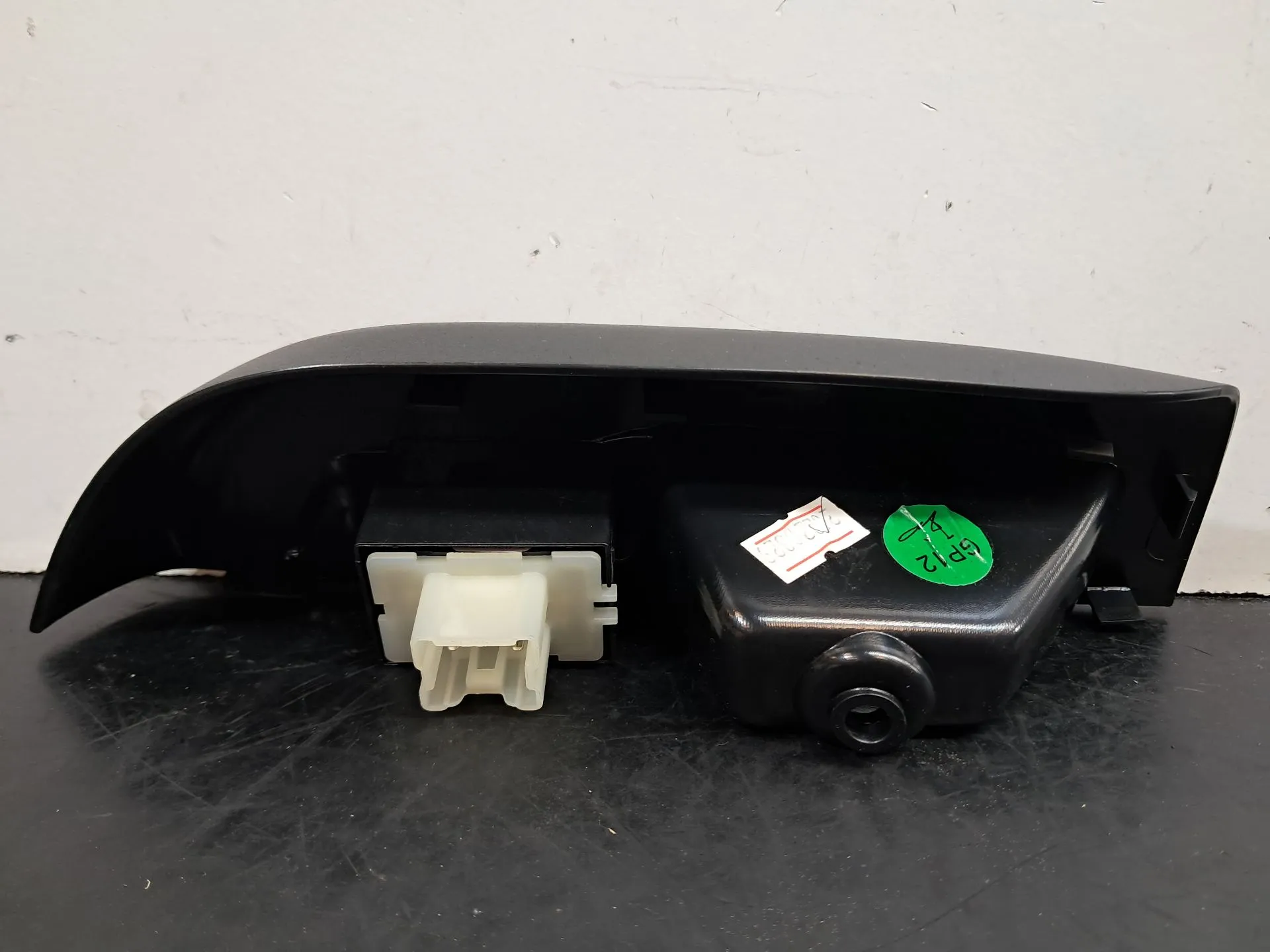 Comando / botão / interruptor vidros trás direito DACIA Spring Imagem-2