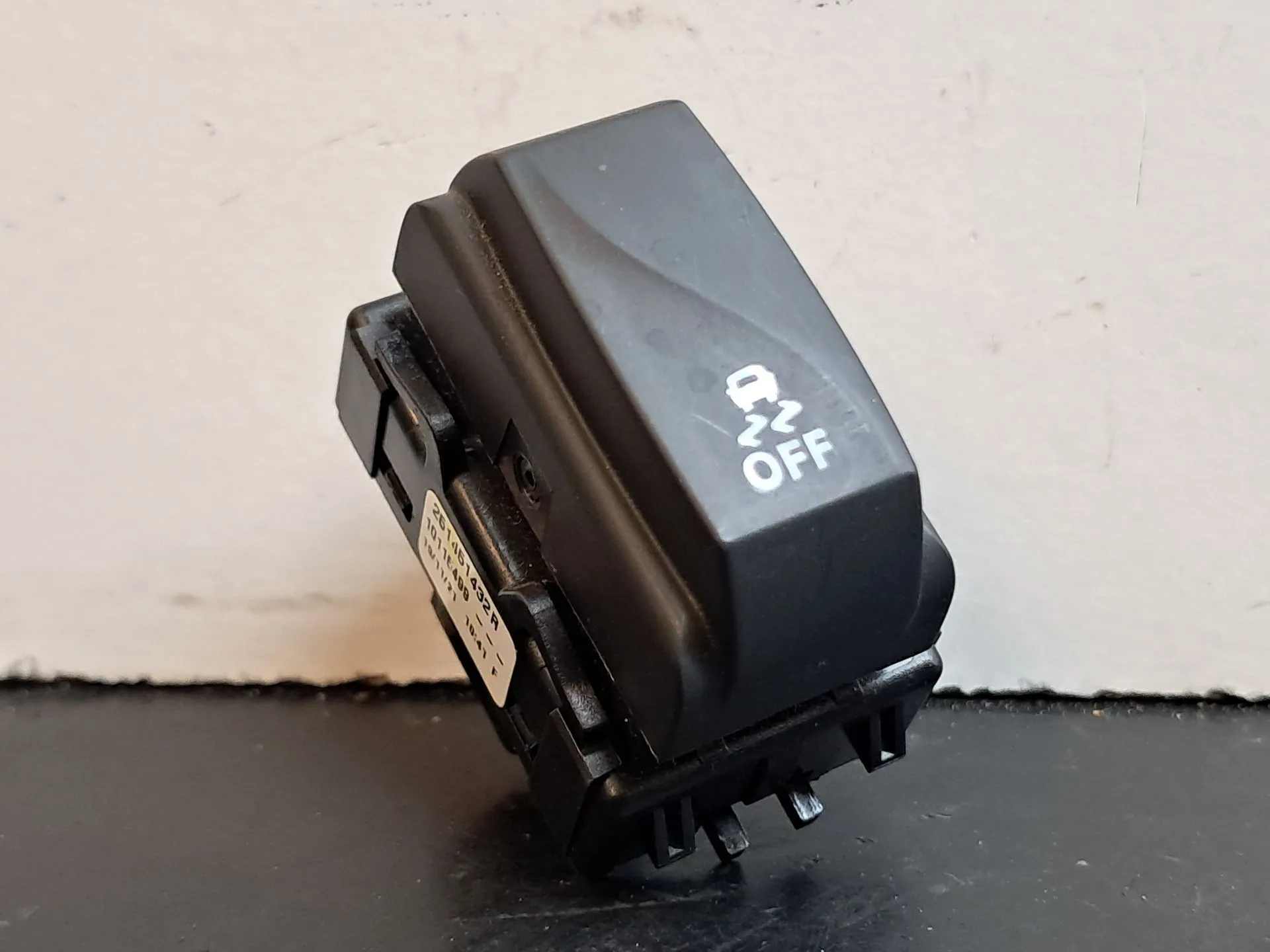 Botão / interruptor controlo tração DACIA Spring