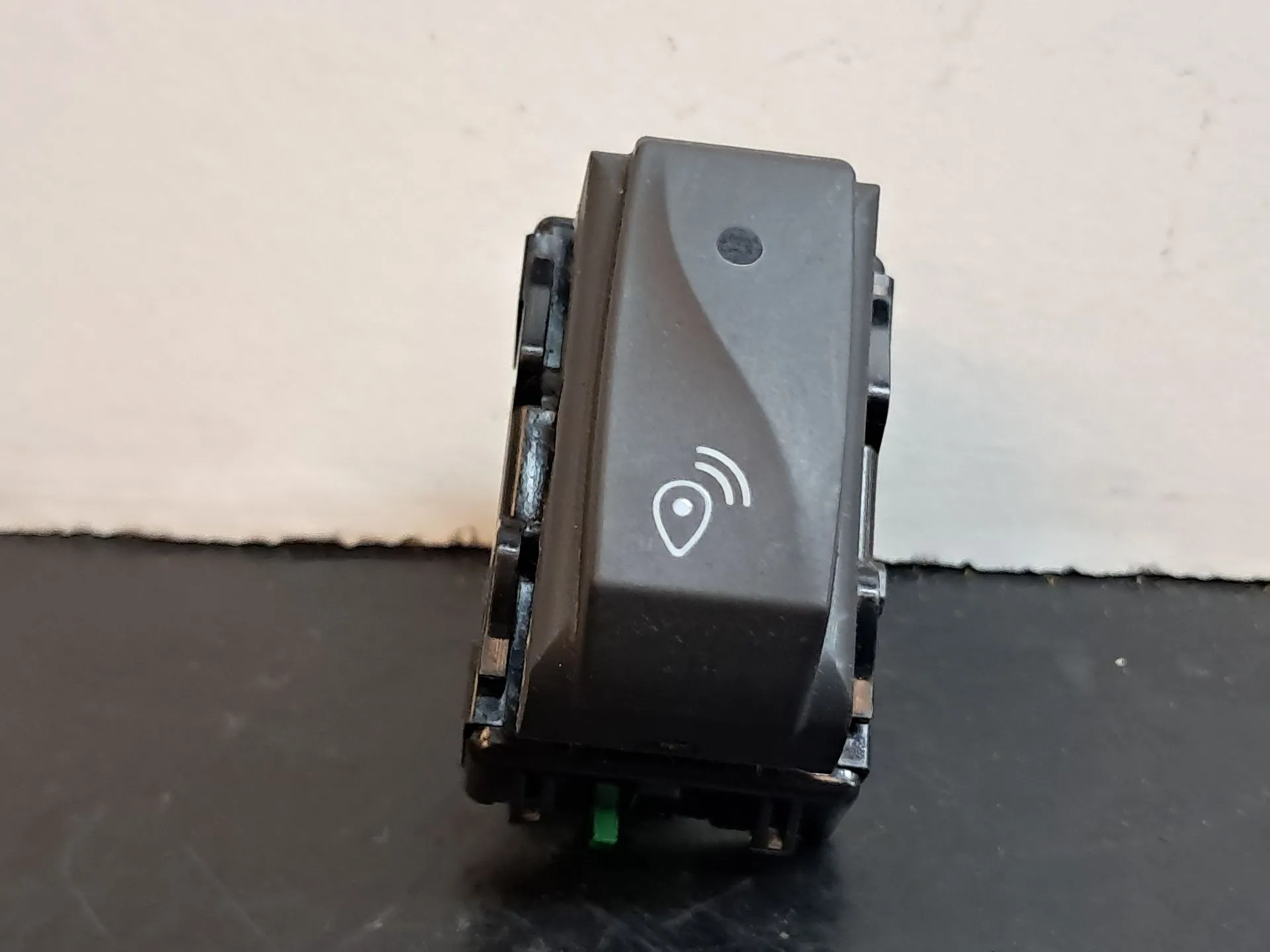Parking sensor switch DACIA Spring Imagem-1
