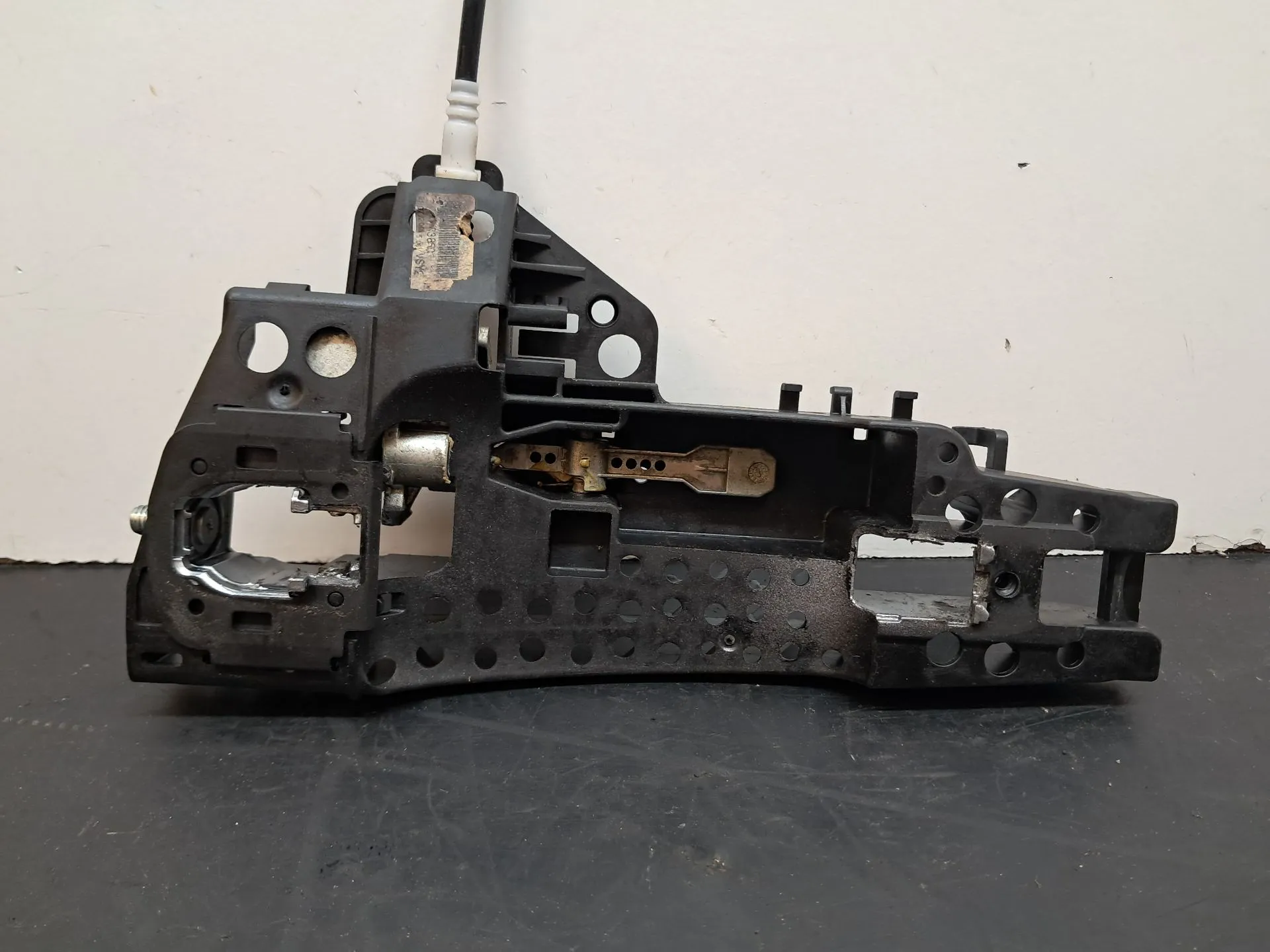 Supporto maniglia porta posteriore sinistra AUDI Q5 (8R) Imagem-1