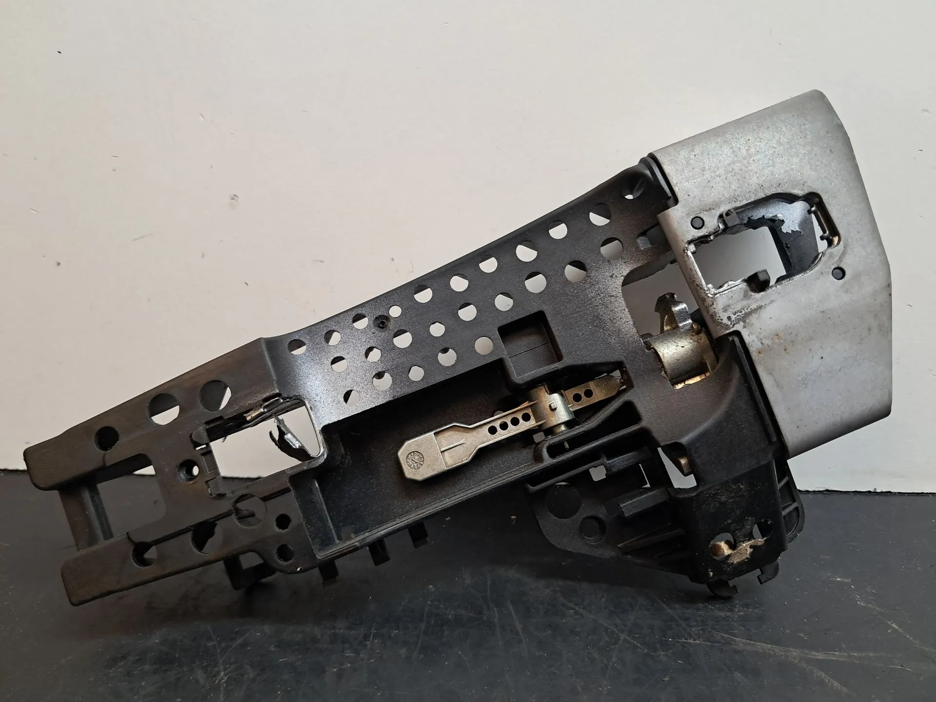 Supporto maniglia porta anteriore sinistra AUDI Q5 (8R)