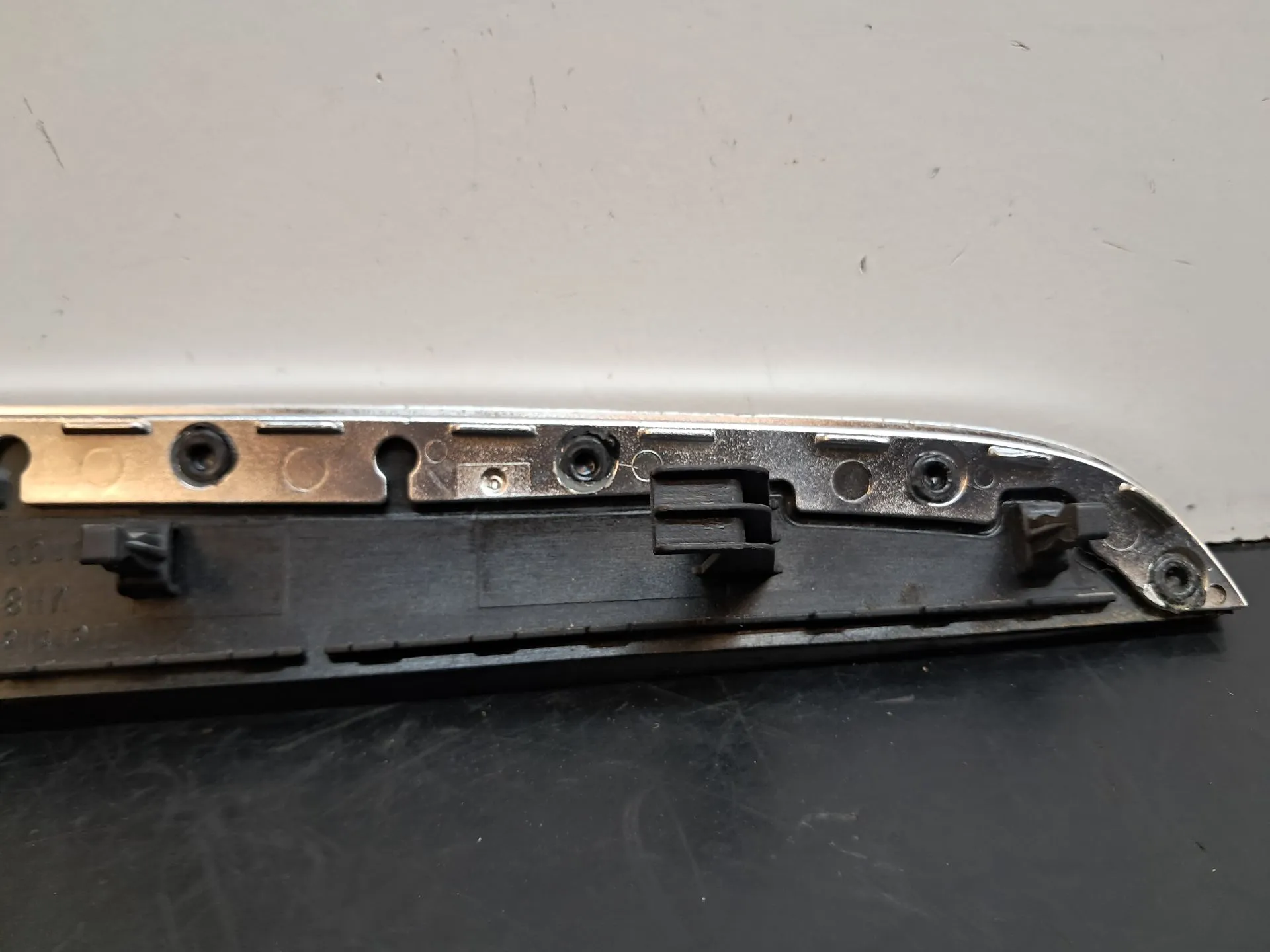 Modanatura porta anteriore sinistra AUDI Q5 (8R) Imagem-8