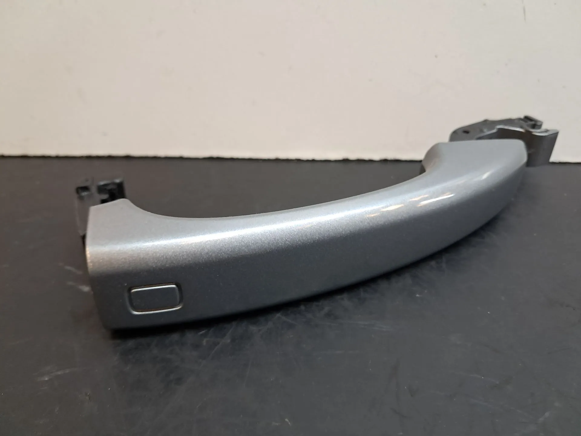 Puxador porta frente esquerda AUDI Q5 (8R)