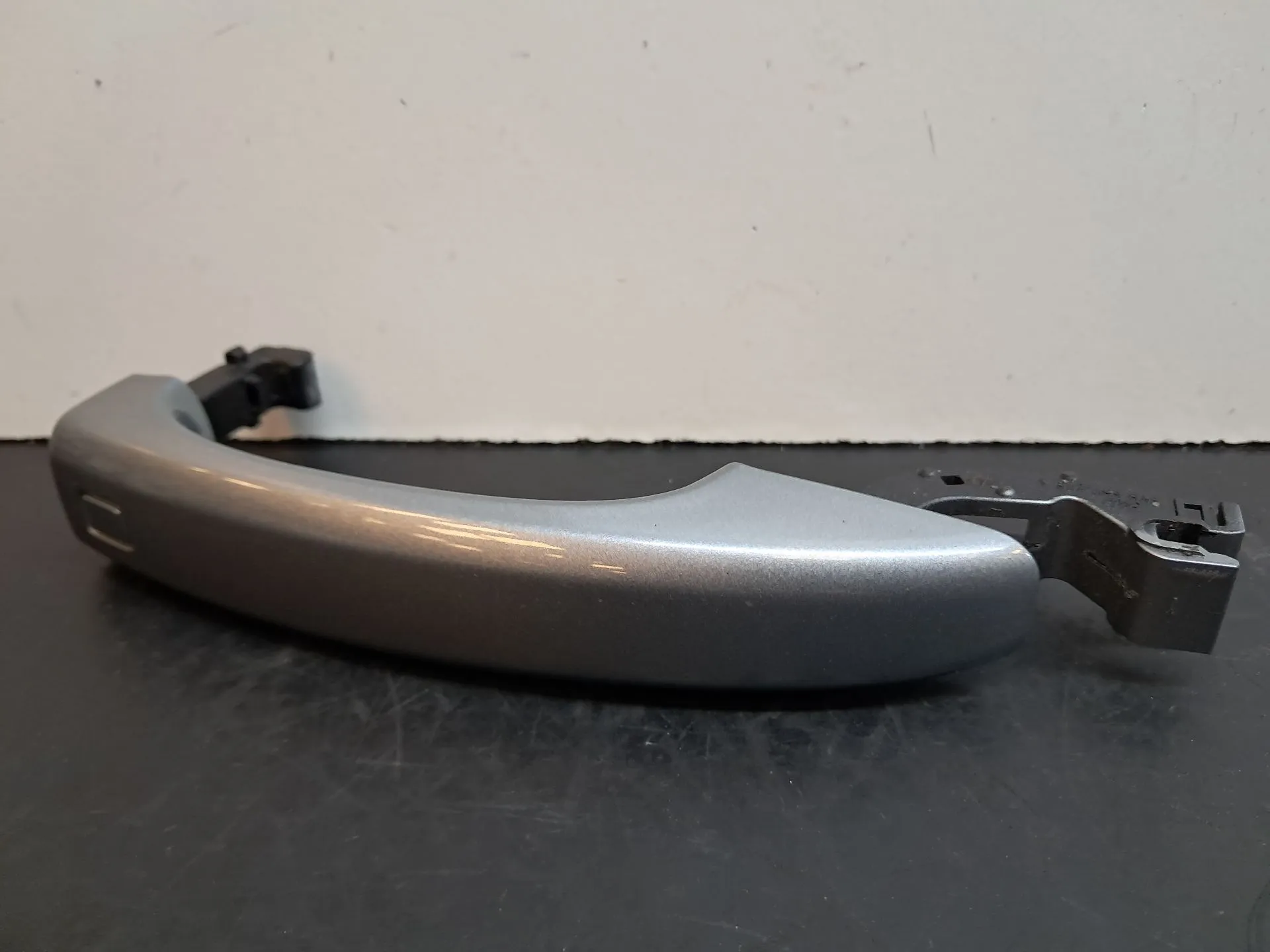 Left front door handle AUDI Q5 (8R) Imagem-1