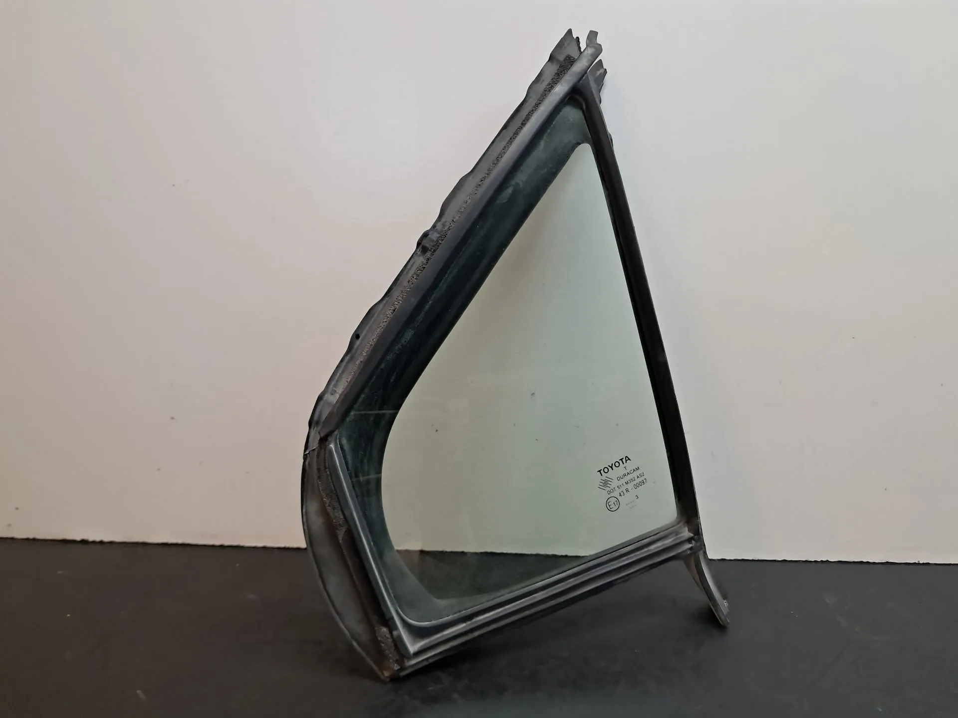 Vidrio triangular Delantero Izquierdo TOYOTA Yaris (_P13_)
