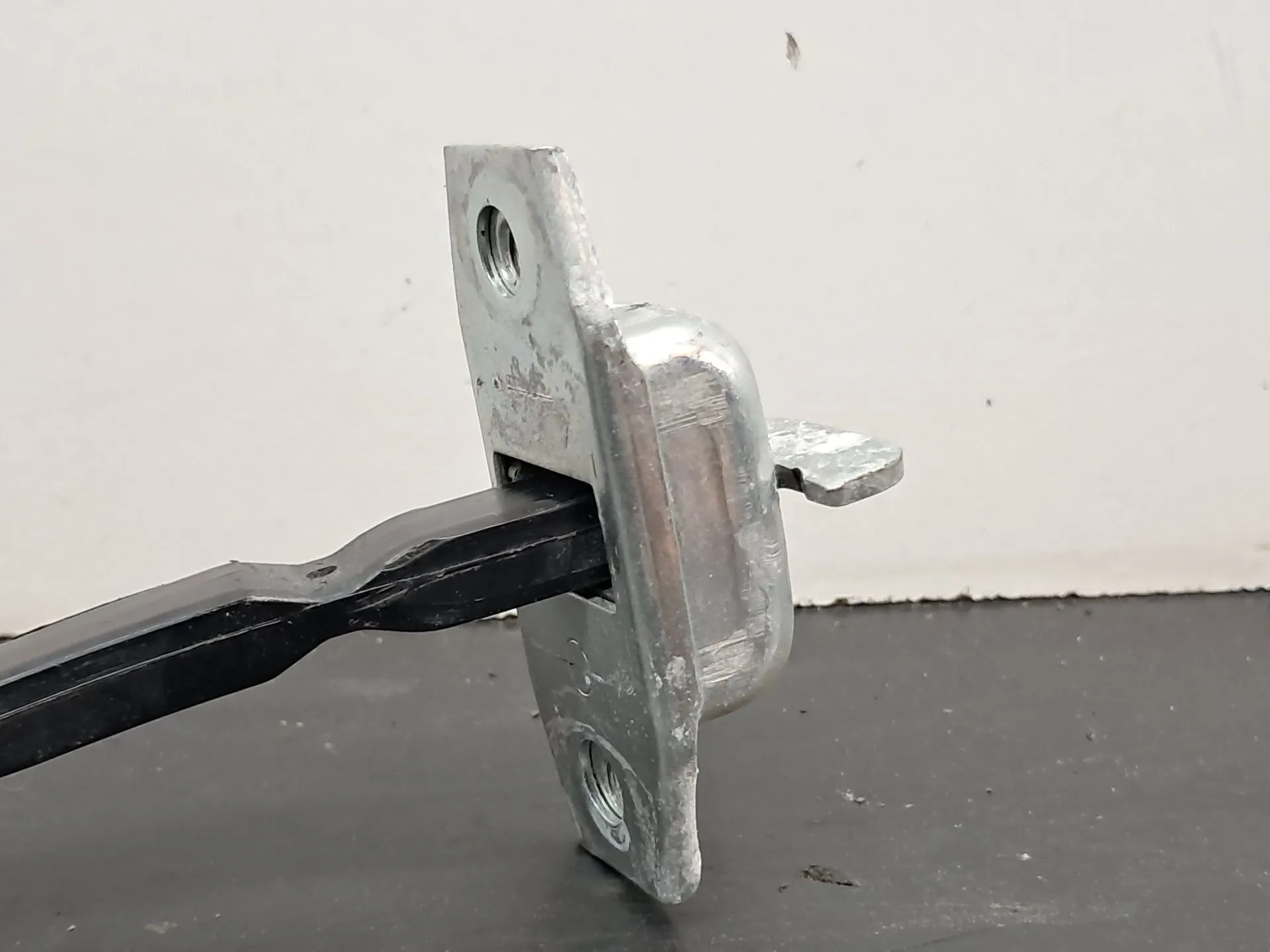 Limitador de puerta  delantero izquierdo TOYOTA Hilux VII Pick Up (_N1_, _N2_, _N3_) Imagem-2