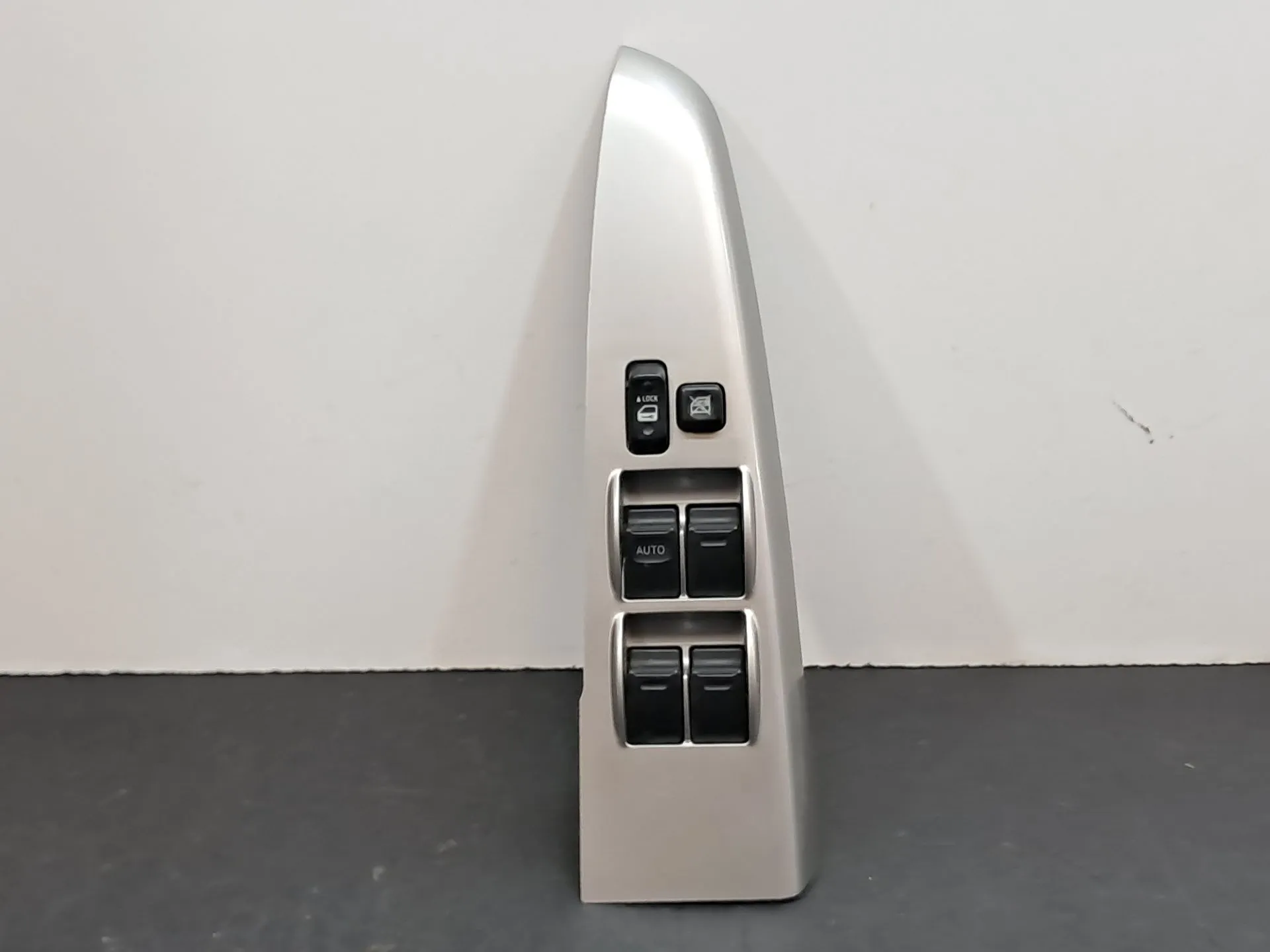 Mando / interruptor elevalunas delantero izquierdo TOYOTA Hilux VII Pick Up (_N1_, _N2_, _N3_)