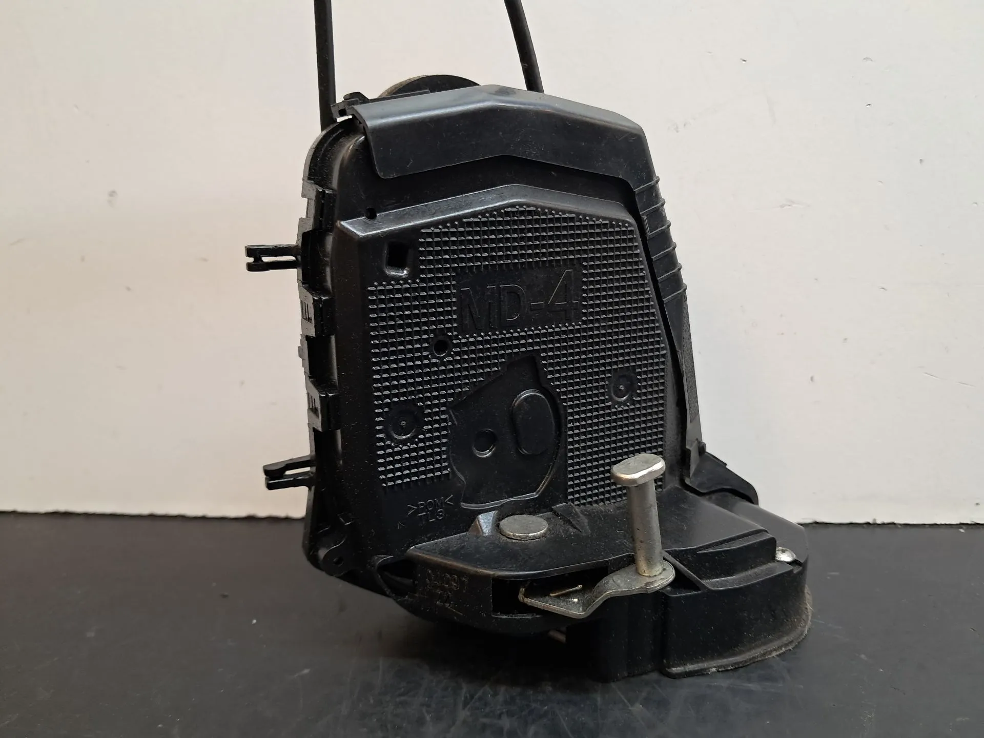 Cerradura / cierre puerta delantero izquierdo TOYOTA Yaris (_P9_)