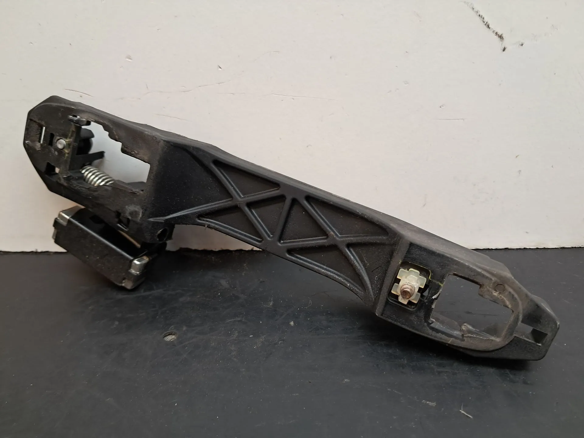 Soporte Manija puerta Trasera Izquierda TOYOTA Yaris (_P9_)
