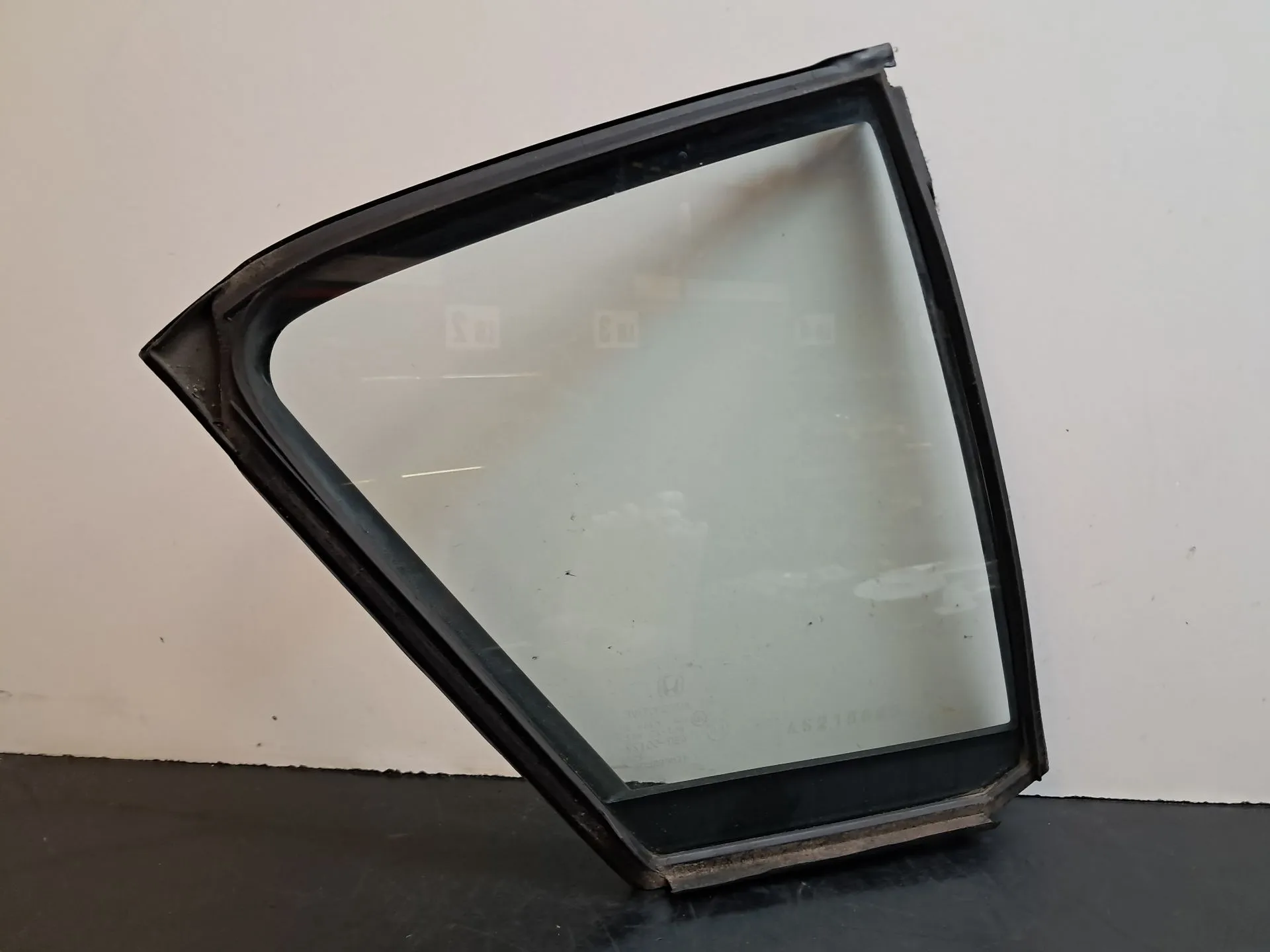 Vidro triangular da porta trás direito HONDA Insight (ZE2)