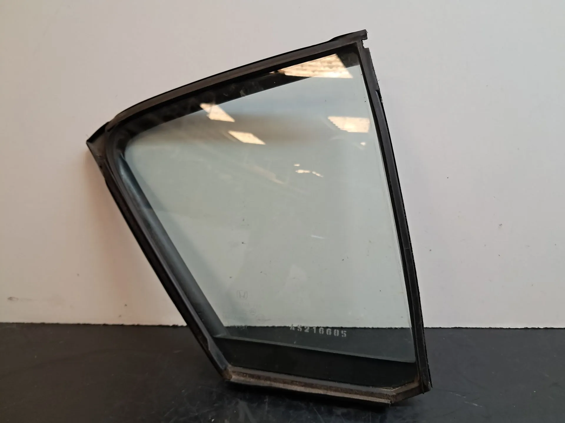 Vidro triangular da porta trás direito HONDA Insight (ZE2) Imagem-1