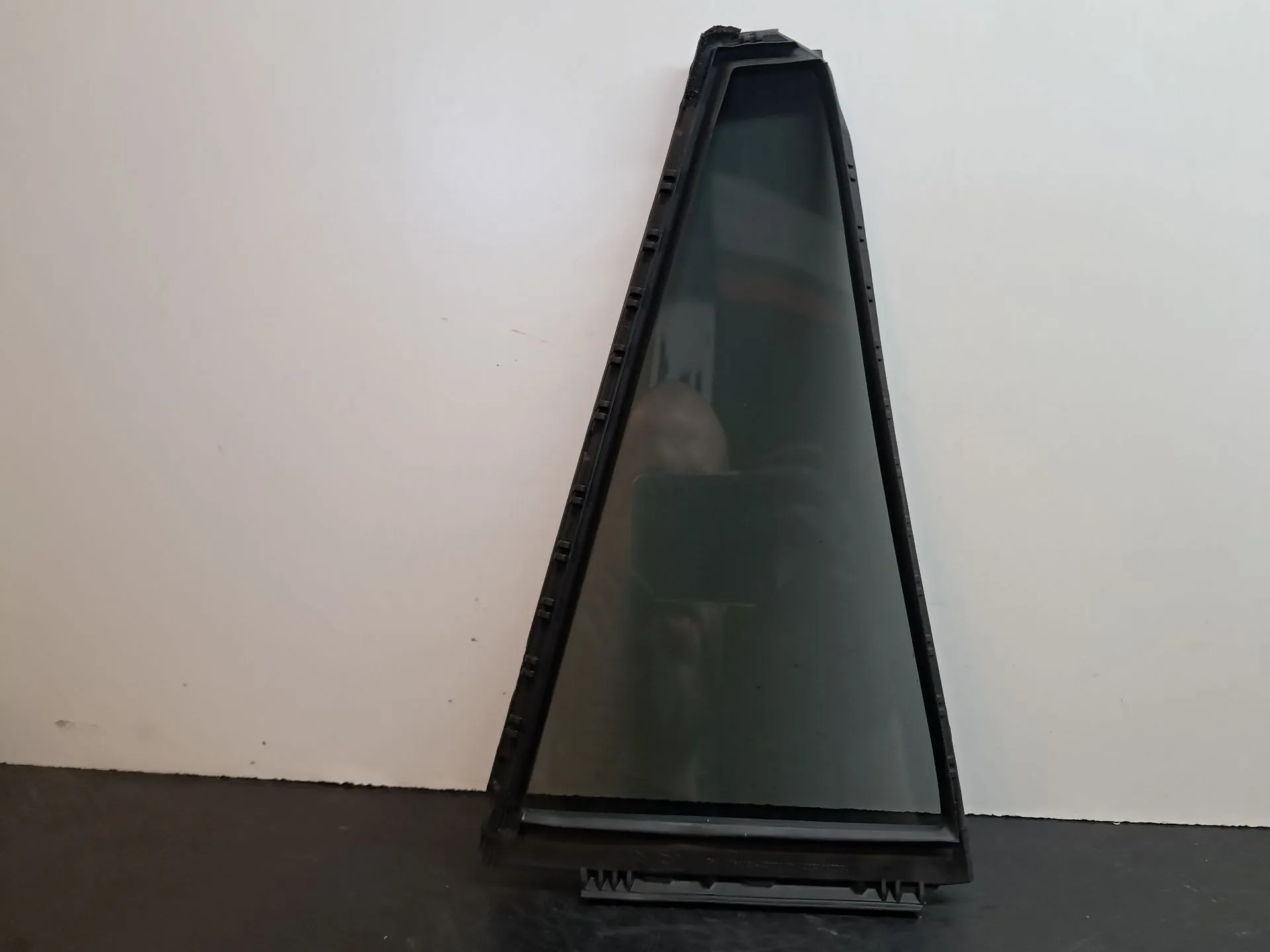 Vidrio triangular puerta Trasero Izquierdo TOYOTA RAV4 V (_A5_, _H5_) Imagem-2