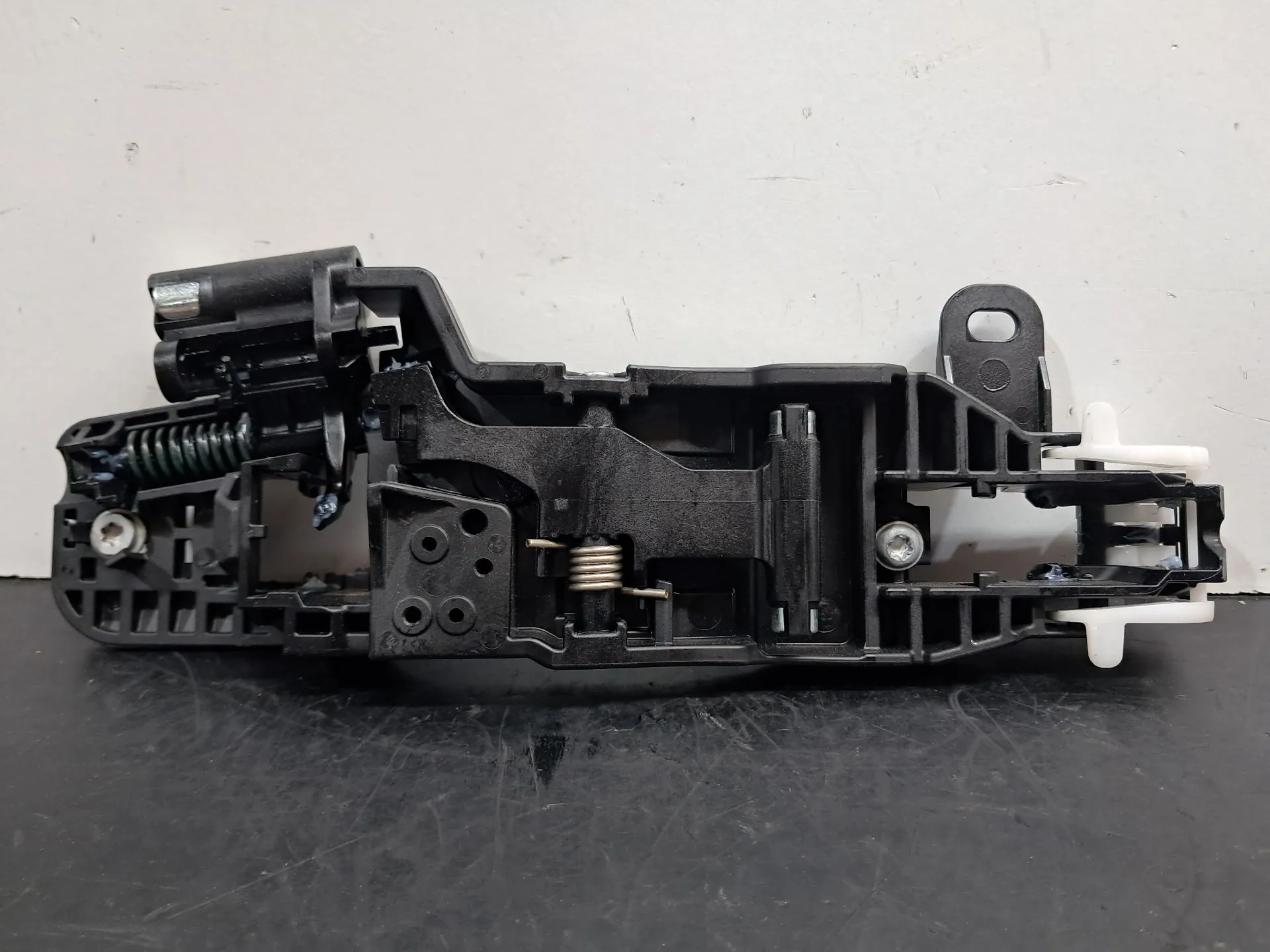 Soporte Manija puerta Trasera Izquierda TOYOTA RAV4 V (_A5_, _H5_) Imagem-1