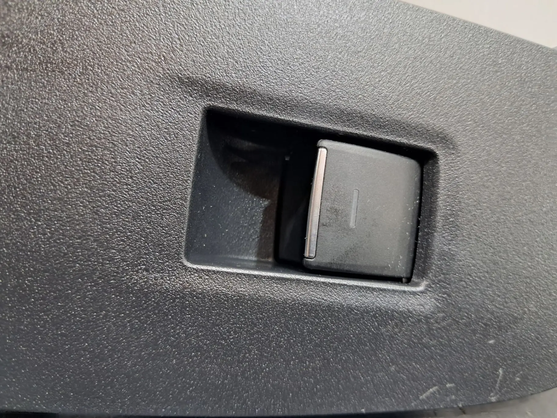Mando / interruptor elevalunas trasero izquierdo TOYOTA RAV4 V (_A5_, _H5_) Imagem-2