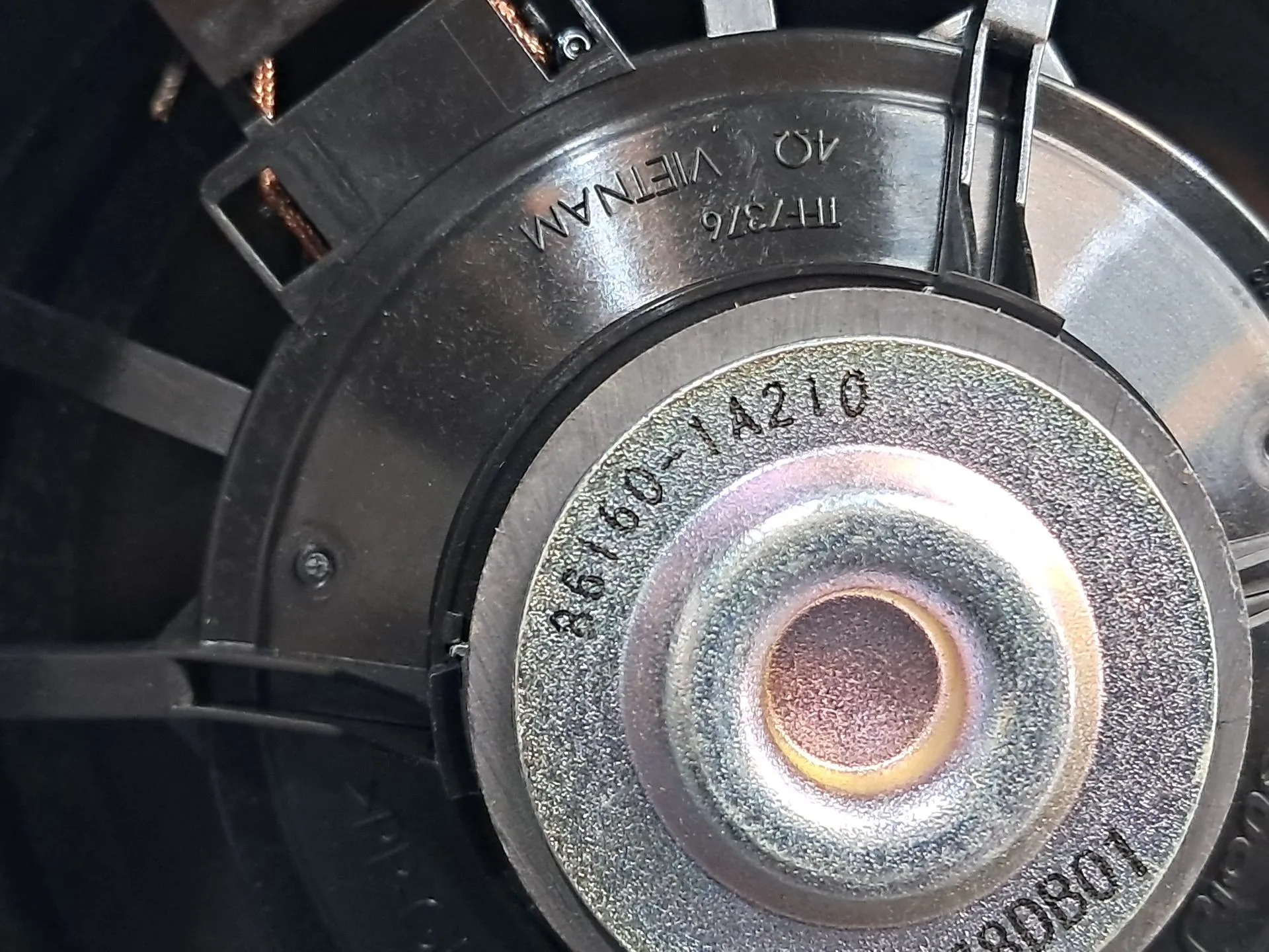 Columna de sonido TOYOTA RAV4 V (_A5_, _H5_) Imagem-2