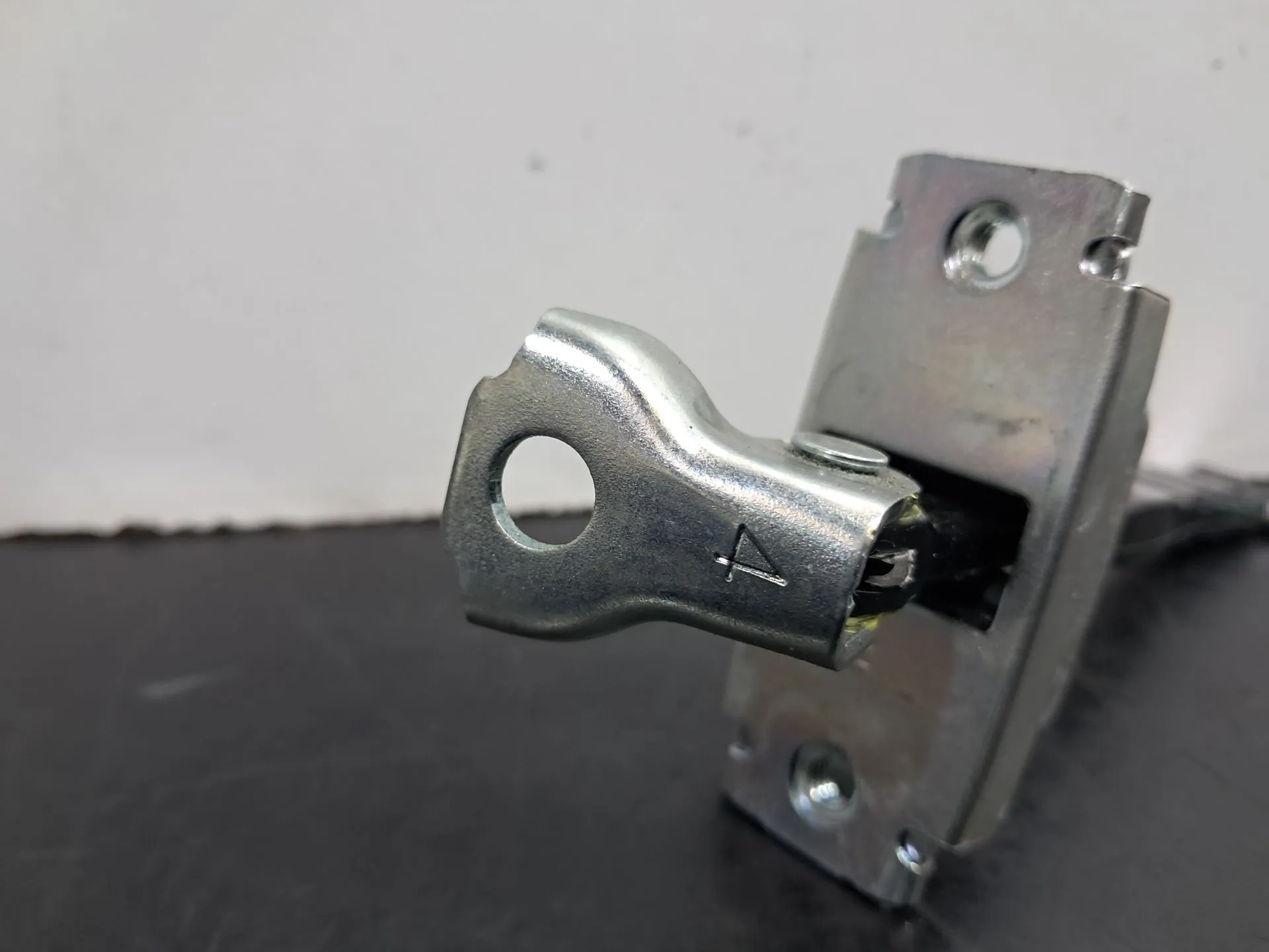 Limitador de puerta trasero izquierdo TOYOTA RAV4 V (_A5_, _H5_) Imagem-1