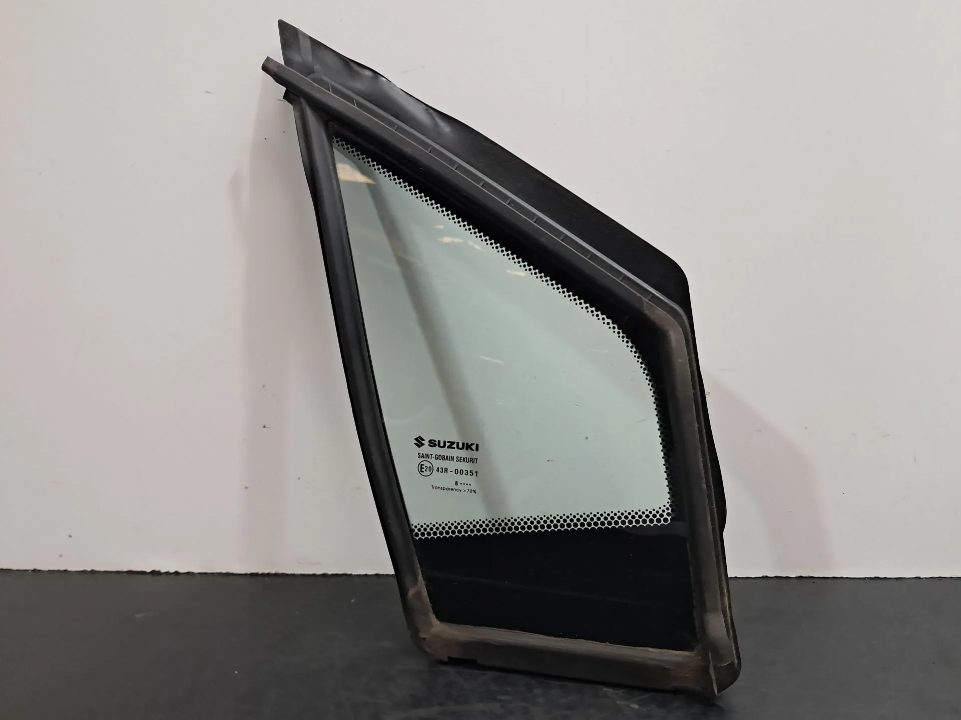 Right front triangle window SUZUKI SX4 S-Cross (JY)