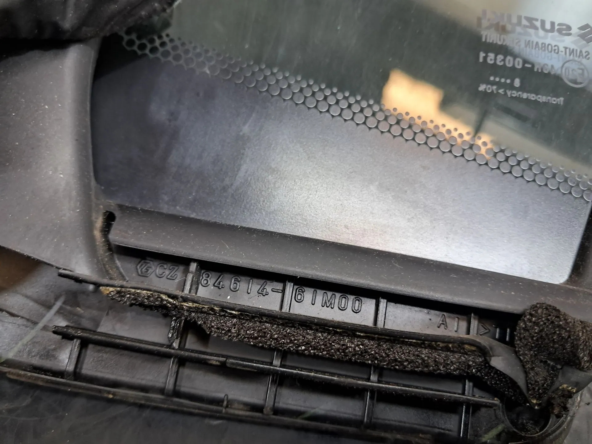Right front triangle window SUZUKI SX4 S-Cross (JY) Imagem-2