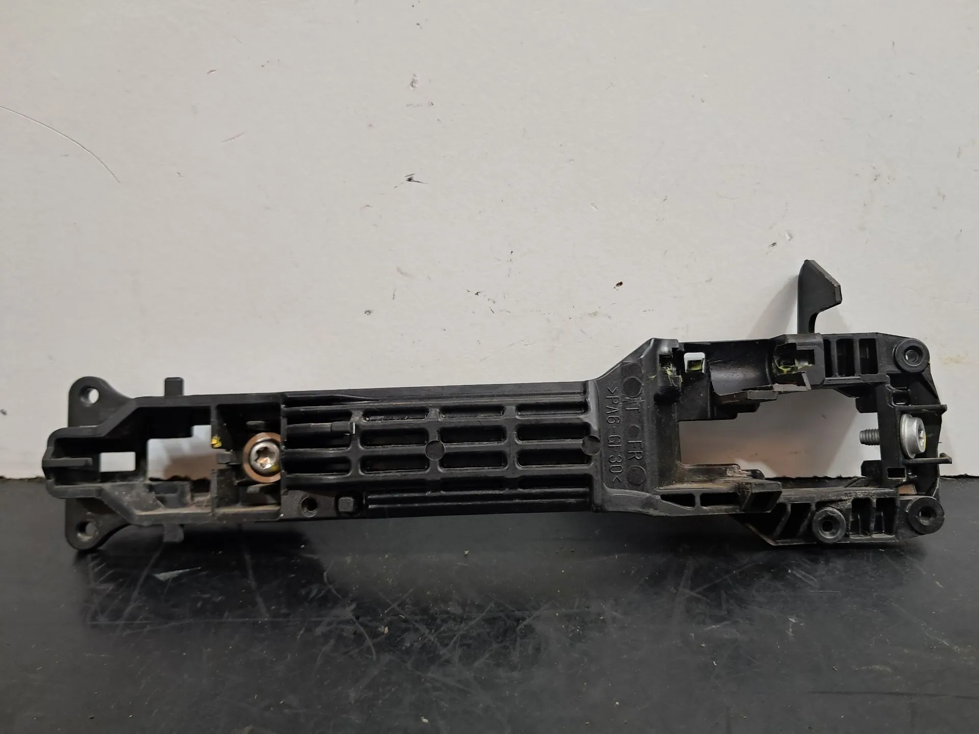 Right front door handle support SUZUKI SX4 S-Cross (JY) Imagem-2