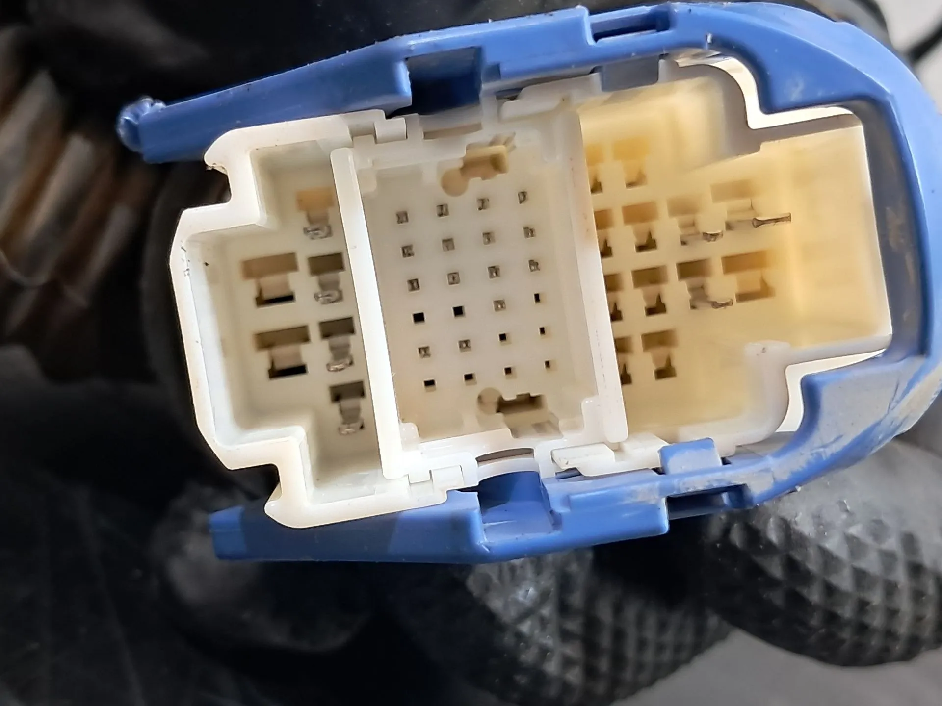 Interior electrical installation / interior wiring SUZUKI SX4 S-Cross (JY) Imagem-3