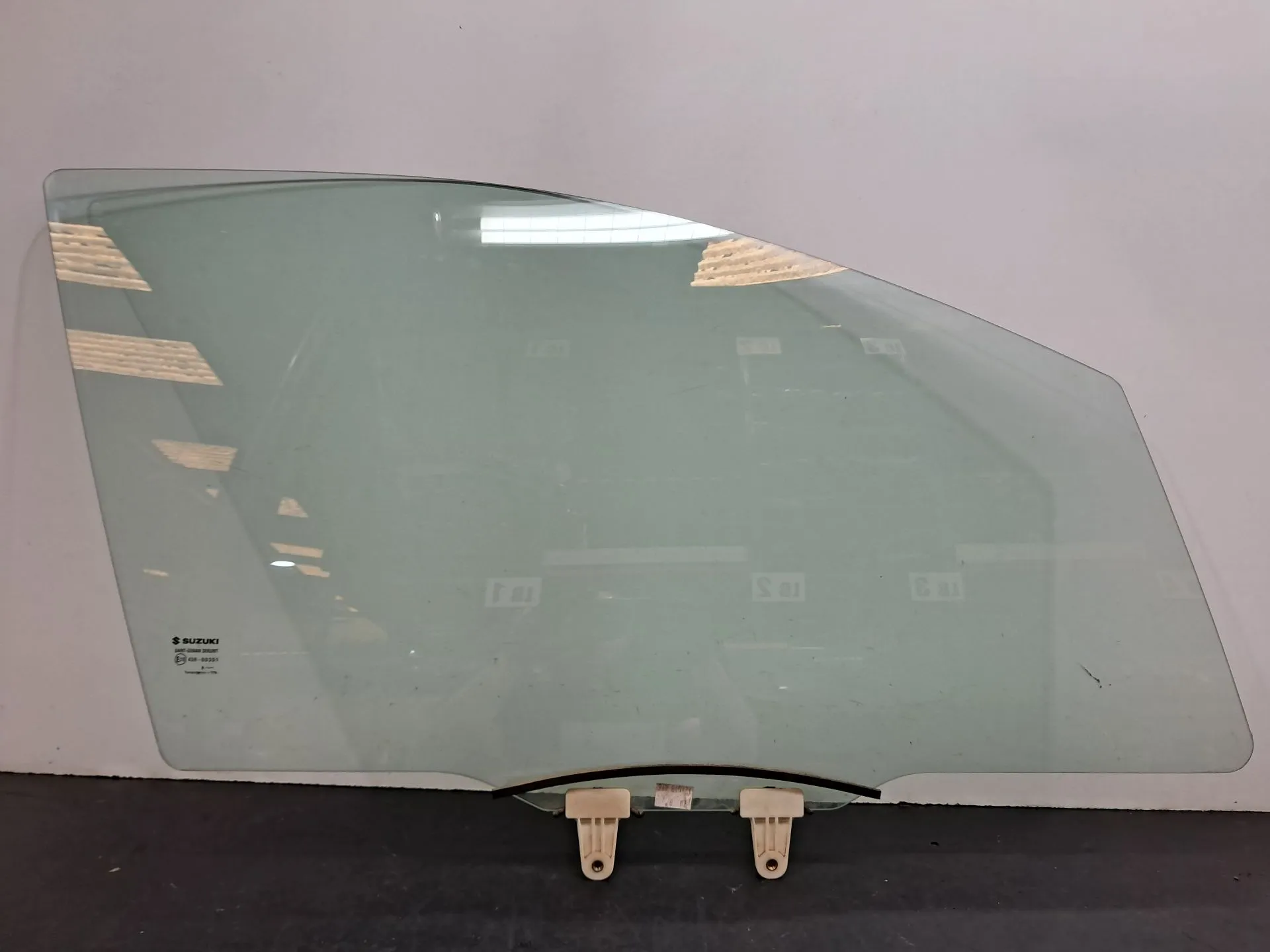 Vidrio puerta Delantero Derecho SUZUKI SX4 S-Cross (JY)