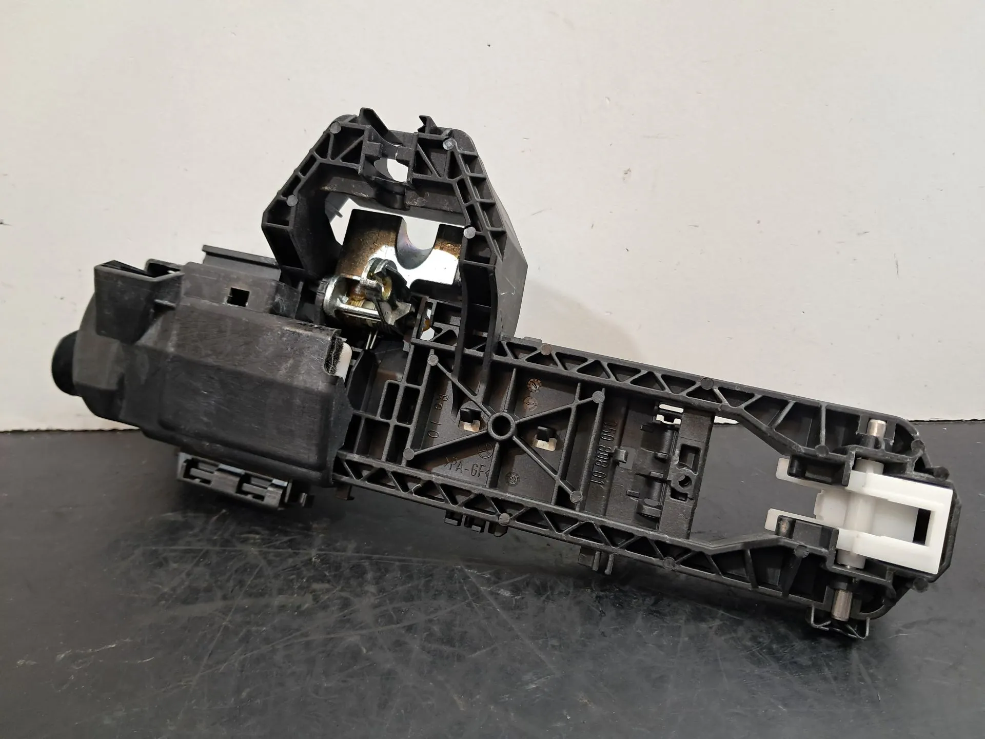 Supporto maniglia porta anteriore destra MERCEDES-BENZ Classe A (W176) Imagem-1