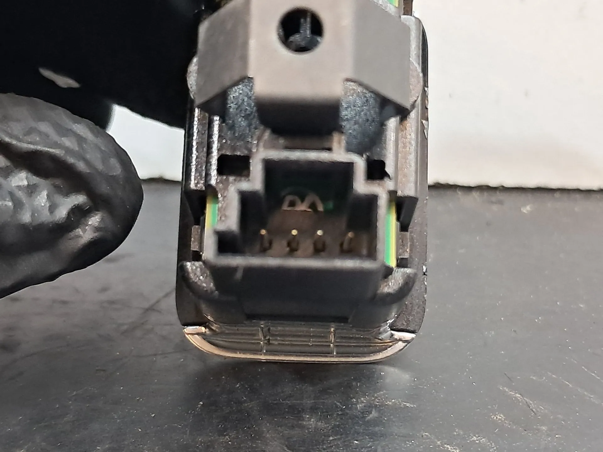 Mando / interruptor elevalunas delantero derecho MERCEDES-BENZ Classe A (W176) Imagem-3
