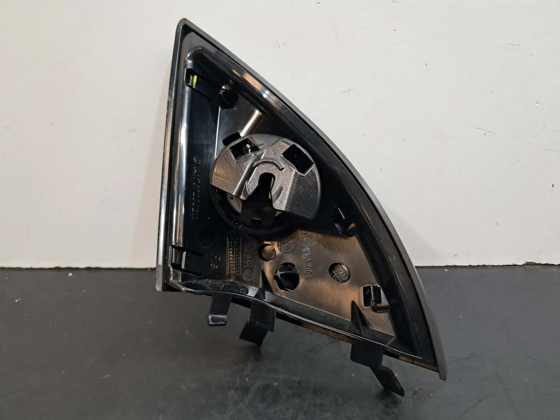 Sound system column / Speakers  MERCEDES-BENZ Classe A (W176) Imagem-2