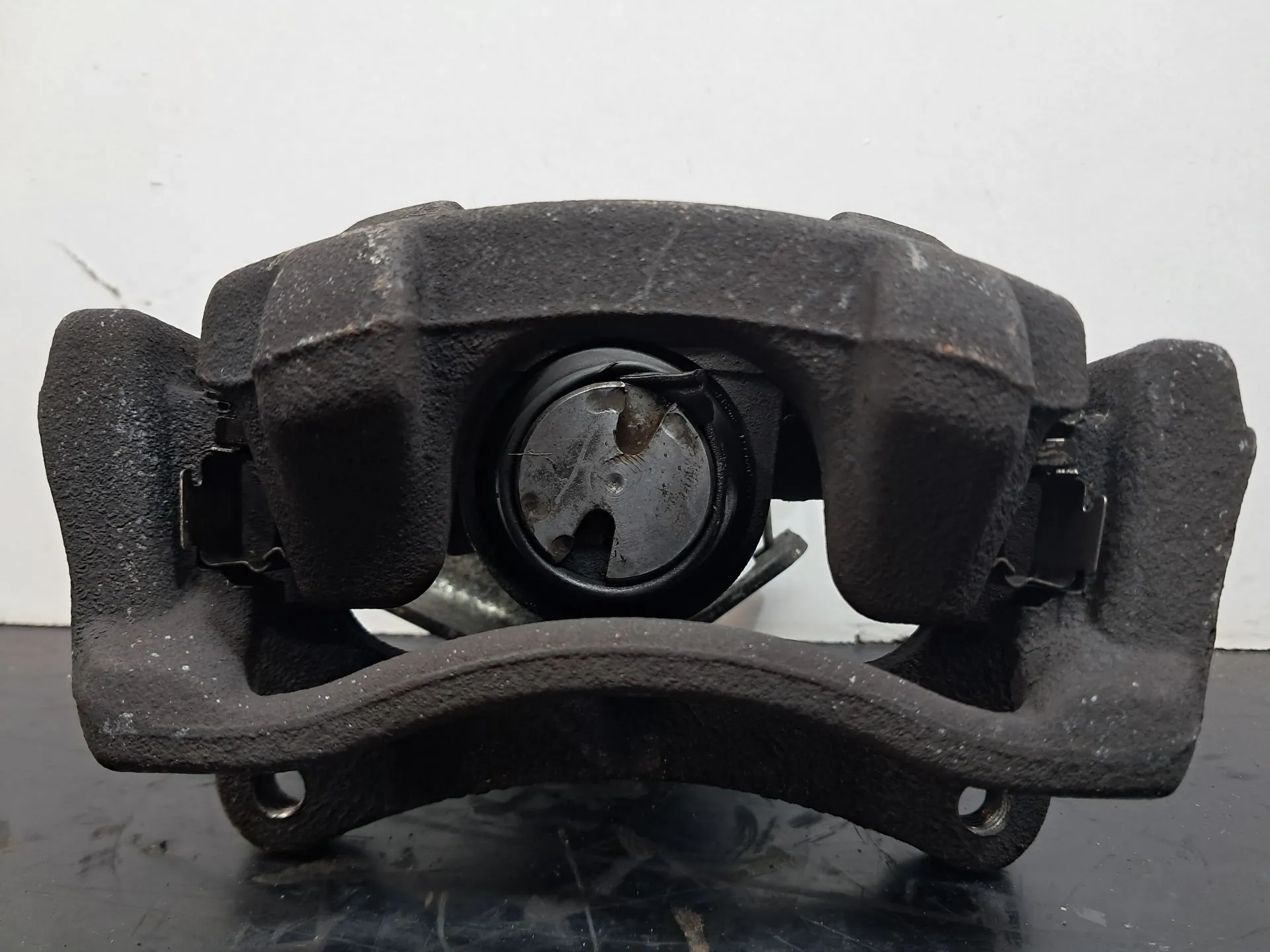 Frankberg Pinza Freno Anteriore Destra Per Ford Transit (2006-2014), Staffa Freno, Sostituisce 6C112B120AC, 344253, Sistema TRW, 2 Pistoni - 4
