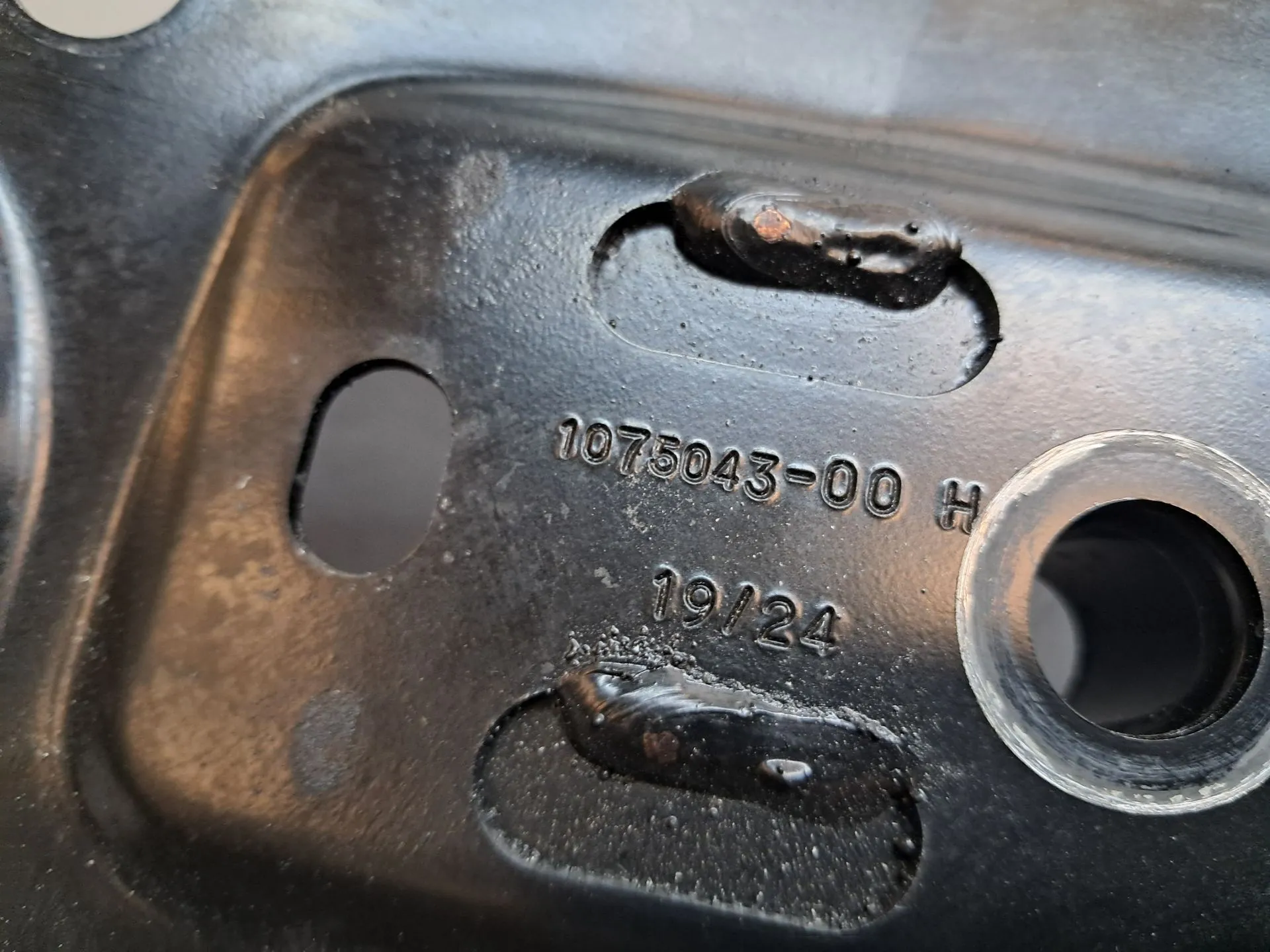 Radiator support slam panel  TESLA Model Y (5YJY) Imagem-2