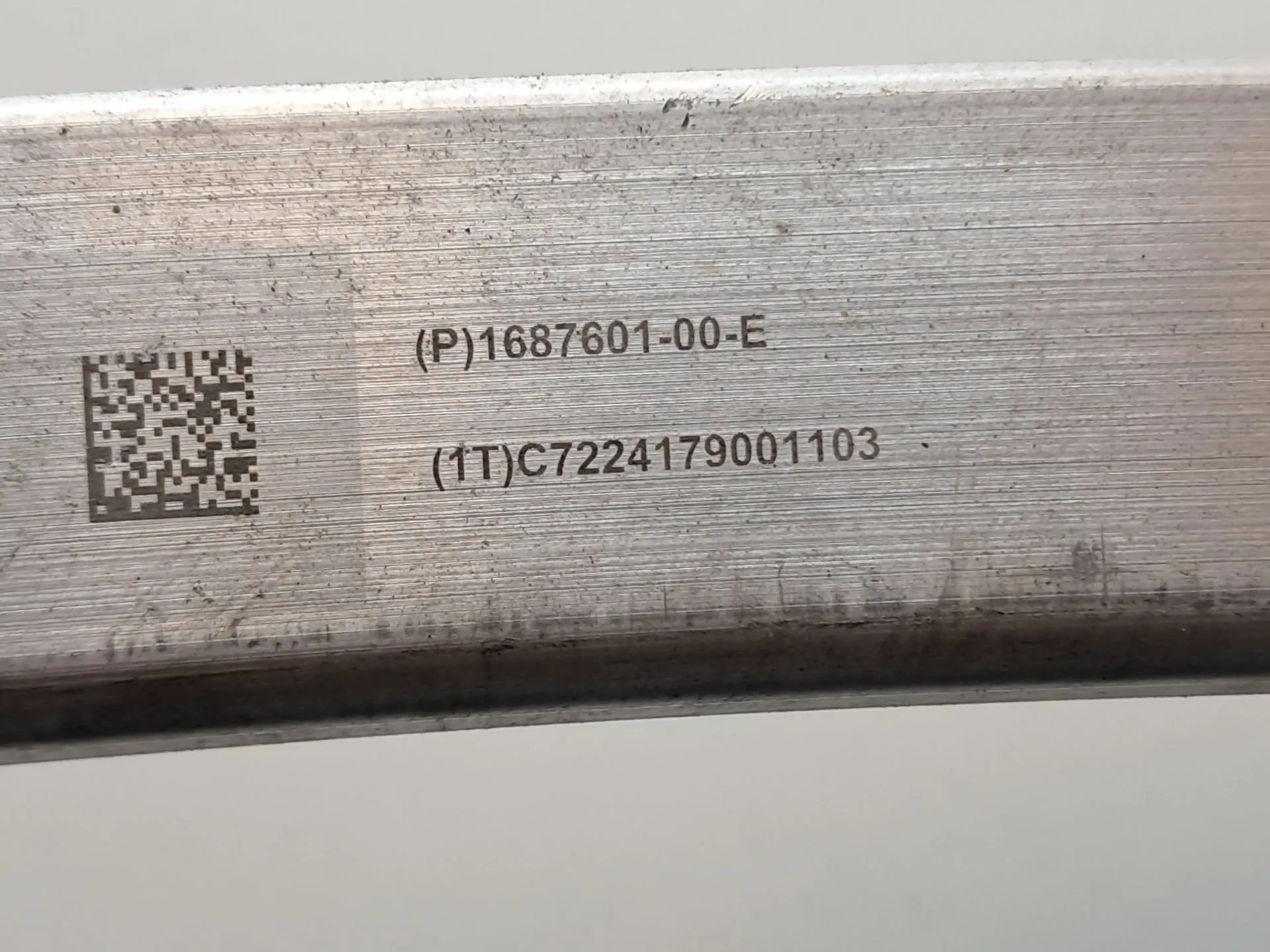 Front bumper reinforcement TESLA Model Y (5YJY) Imagem-7