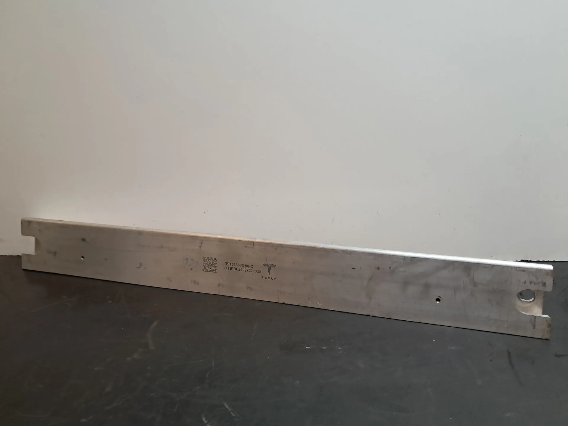 Front bumper reinforcement TESLA Model Y (5YJY)