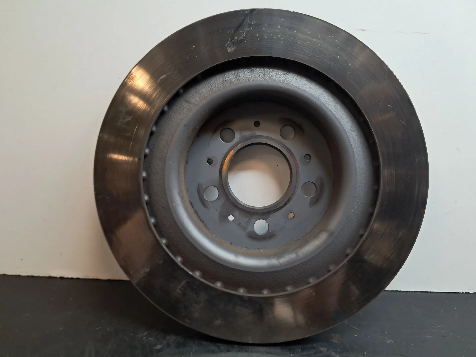 Right rear brake disc TESLA Model Y (5YJY) Imagem-1