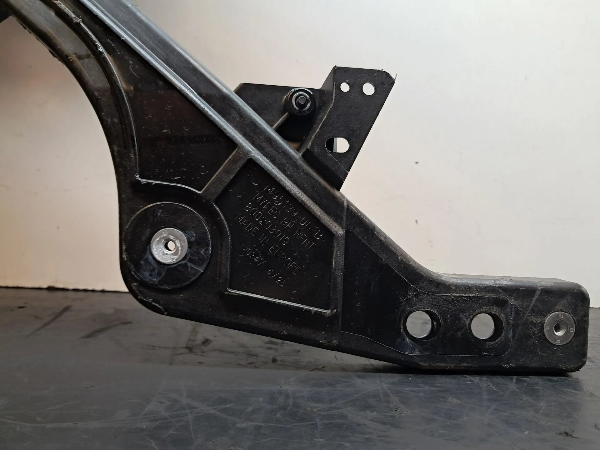 Fiber or sheet front section TESLA Model Y (5YJY) Imagem-4