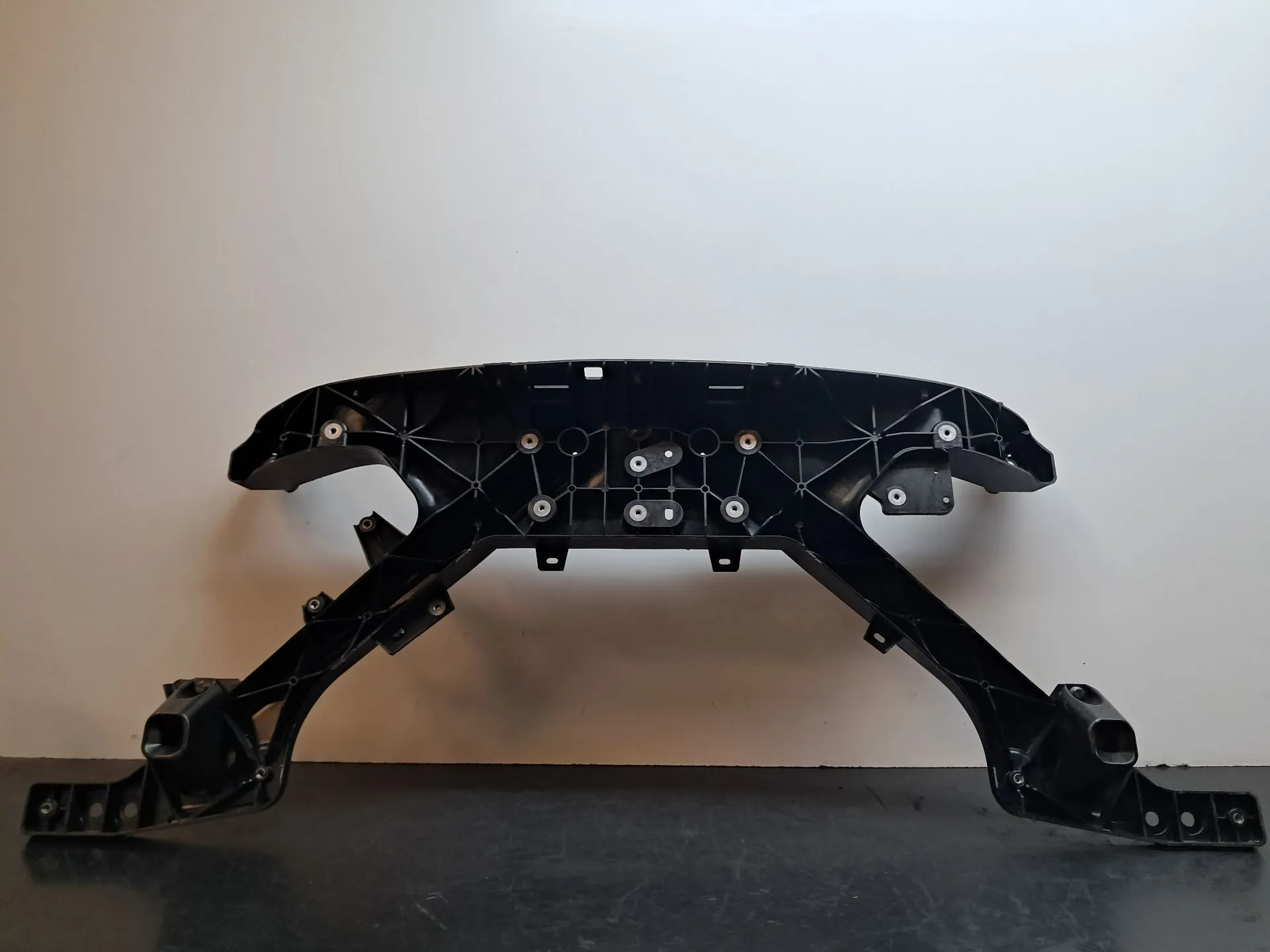 Fiber or sheet front section TESLA Model Y (5YJY) Imagem-7