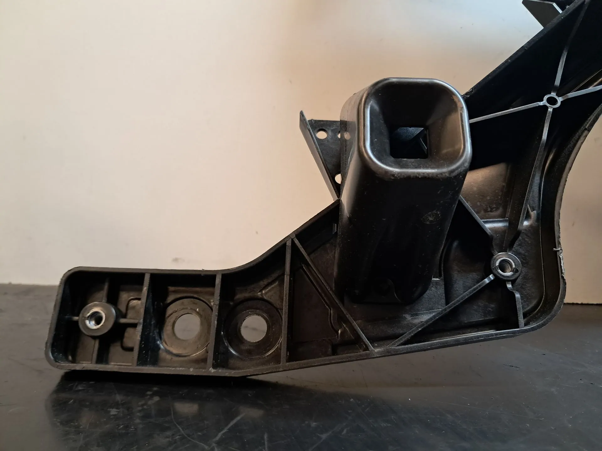 Fiber or sheet front section TESLA Model Y (5YJY) Imagem-8
