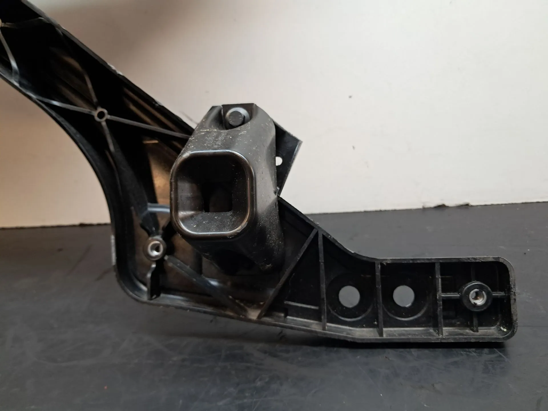 Fiber or sheet front section TESLA Model Y (5YJY) Imagem-11