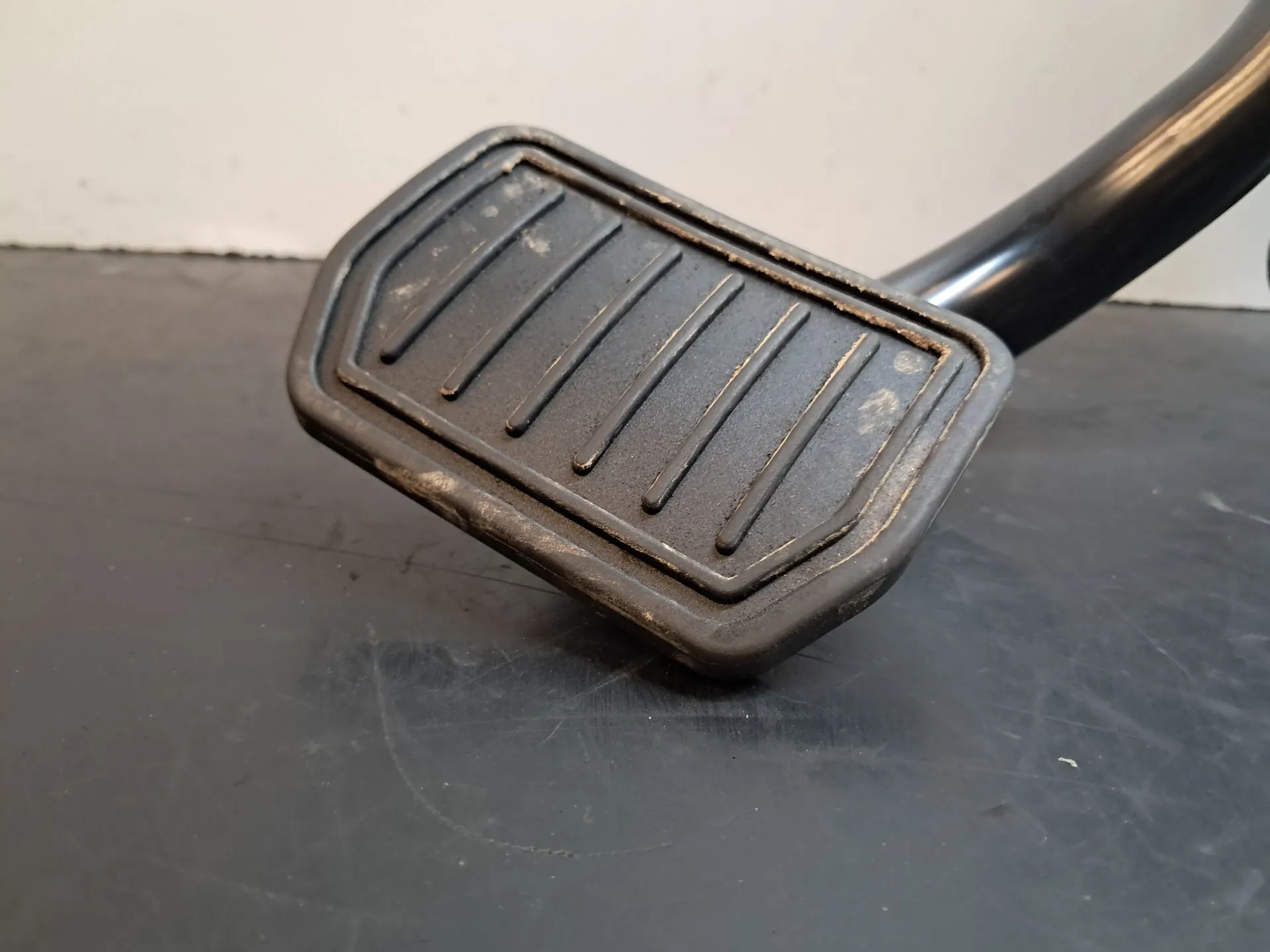 Pedal do travão TESLA Model Y (5YJY) Imagem-1