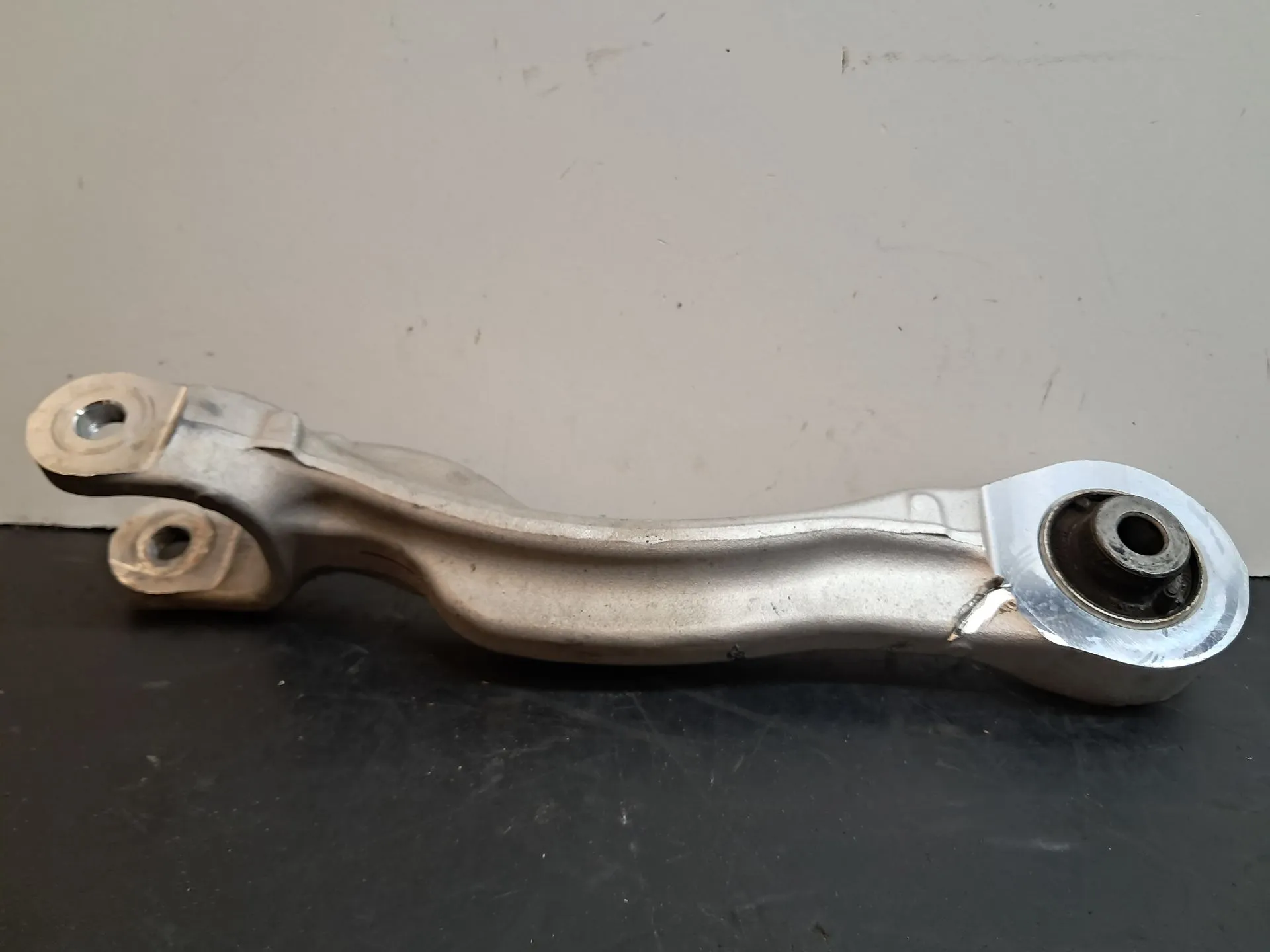 Braço de suspensão trás direito TESLA Model Y (5YJY) Imagem-3