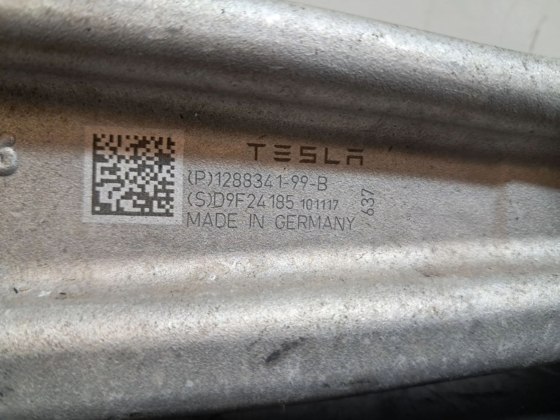 Braço de suspensão frente direito TESLA Model Y (5YJY) Imagem-2