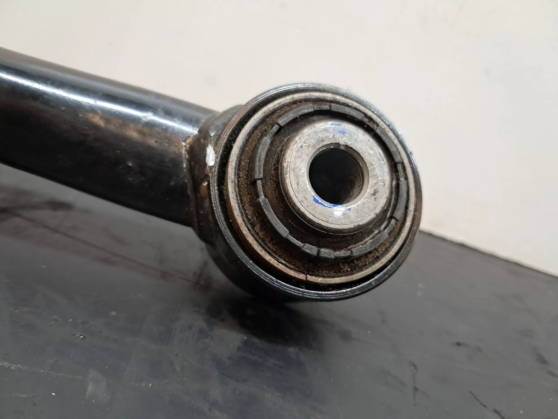 Braço de suspensão trás esquerdo TESLA Model Y (5YJY) Imagem-1