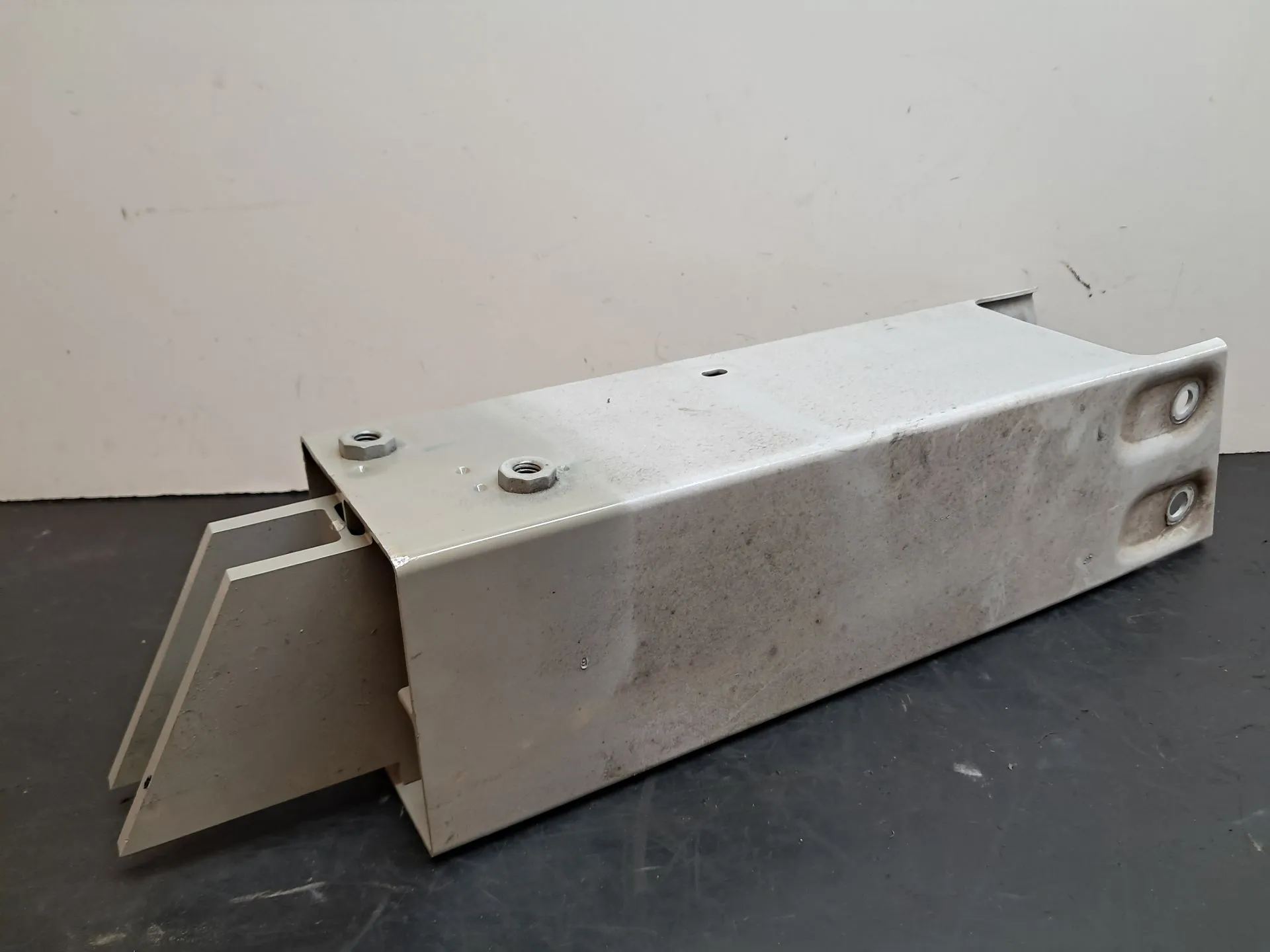 Front bumper reinforcement TESLA Model Y (5YJY)