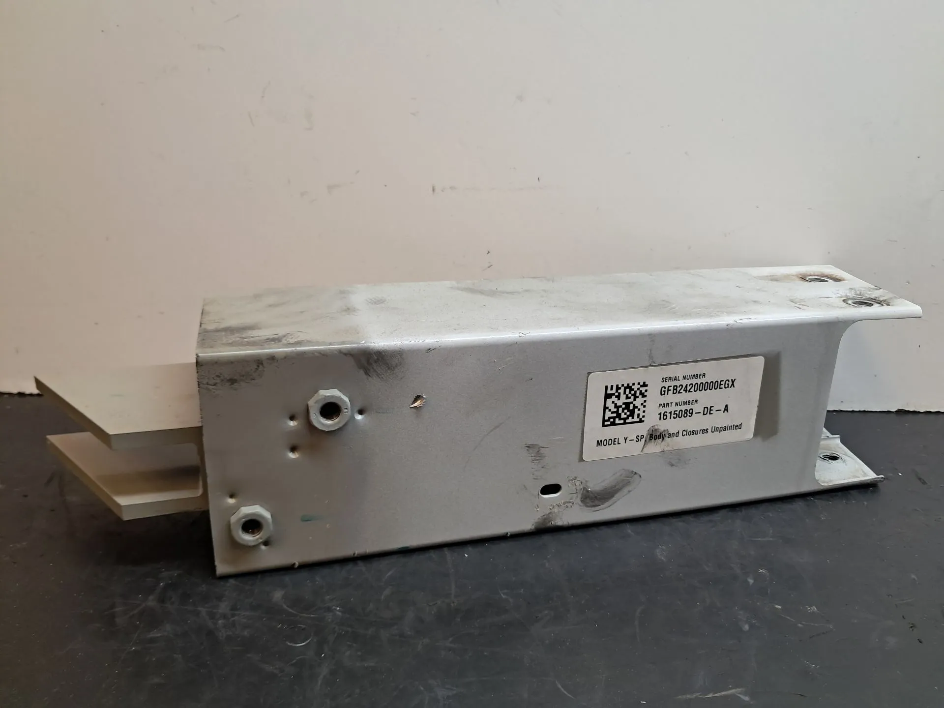 Front bumper reinforcement TESLA Model Y (5YJY)
