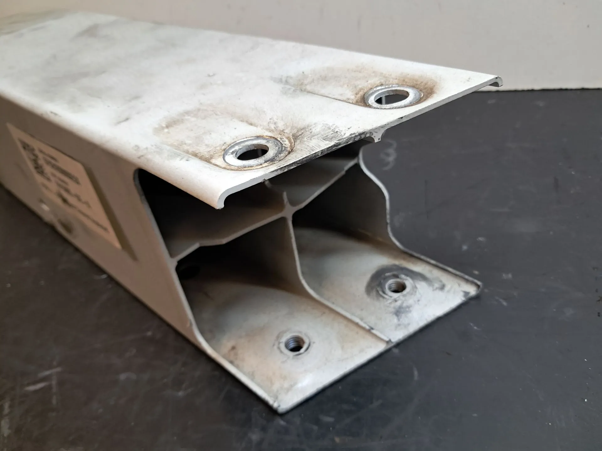 Front bumper reinforcement TESLA Model Y (5YJY) Imagem-3