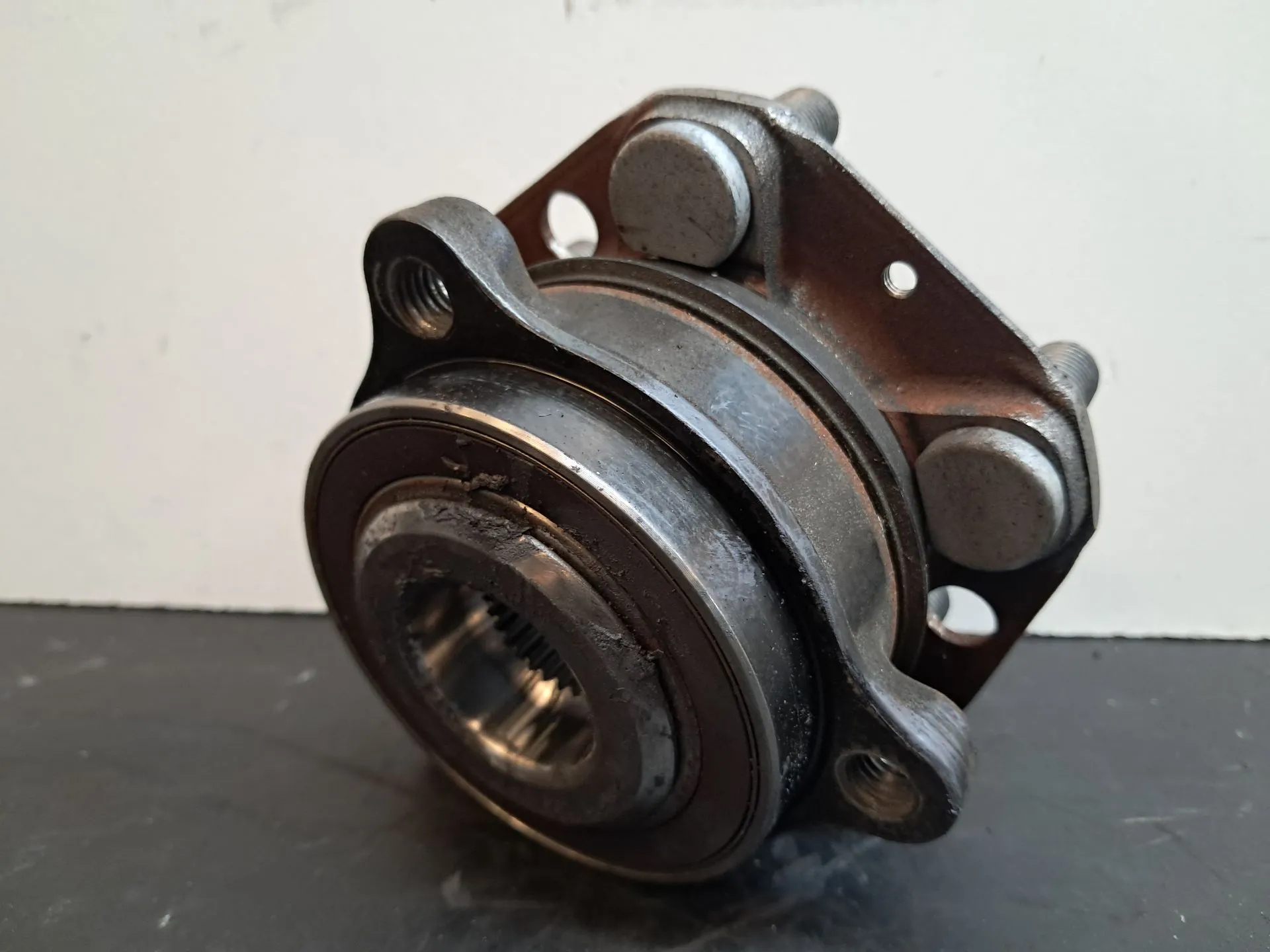 Cubo da roda TESLA Model Y (5YJY) Imagem-2