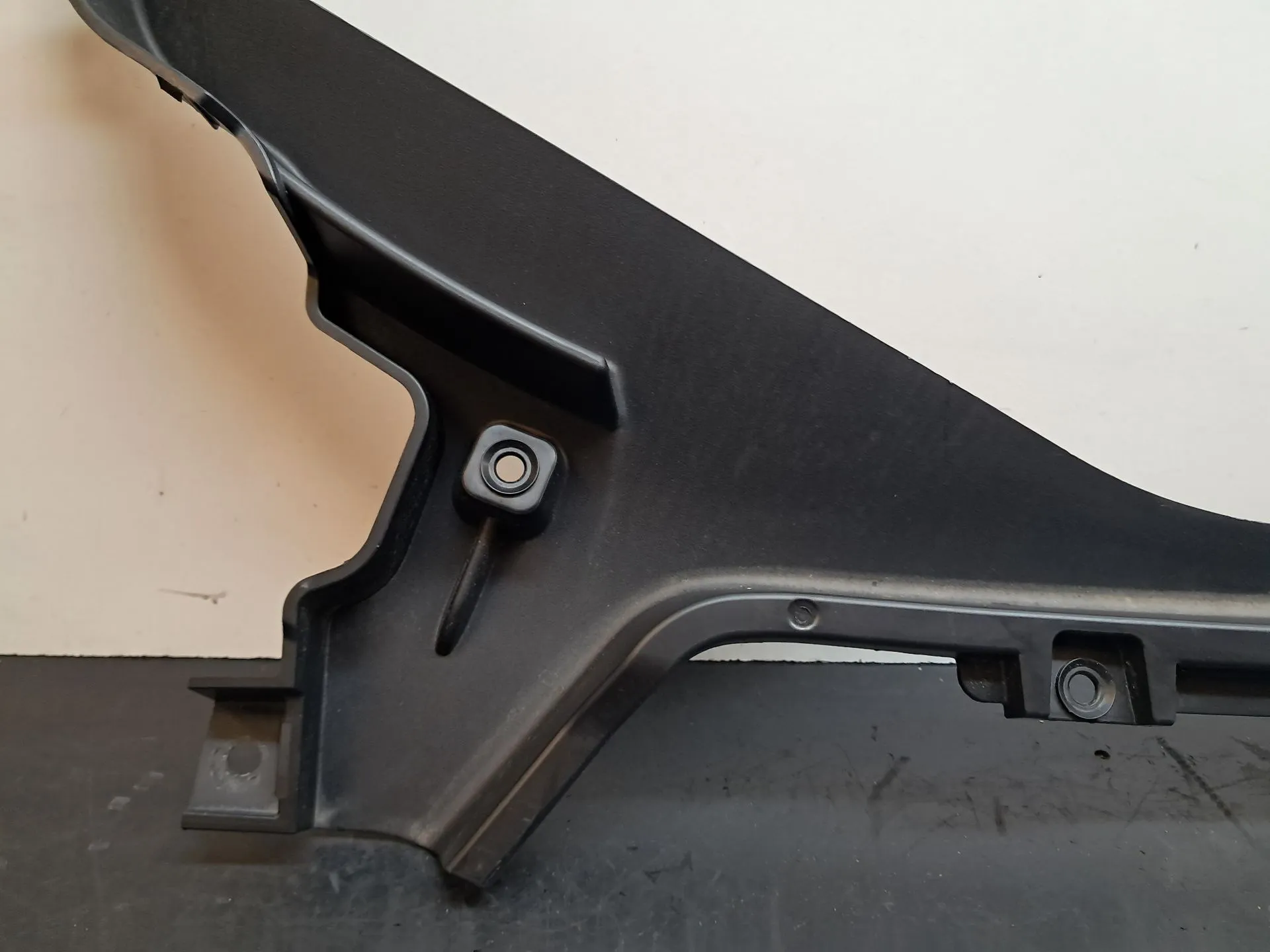 Torpedo TESLA Model Y (5YJY) Imagem-6