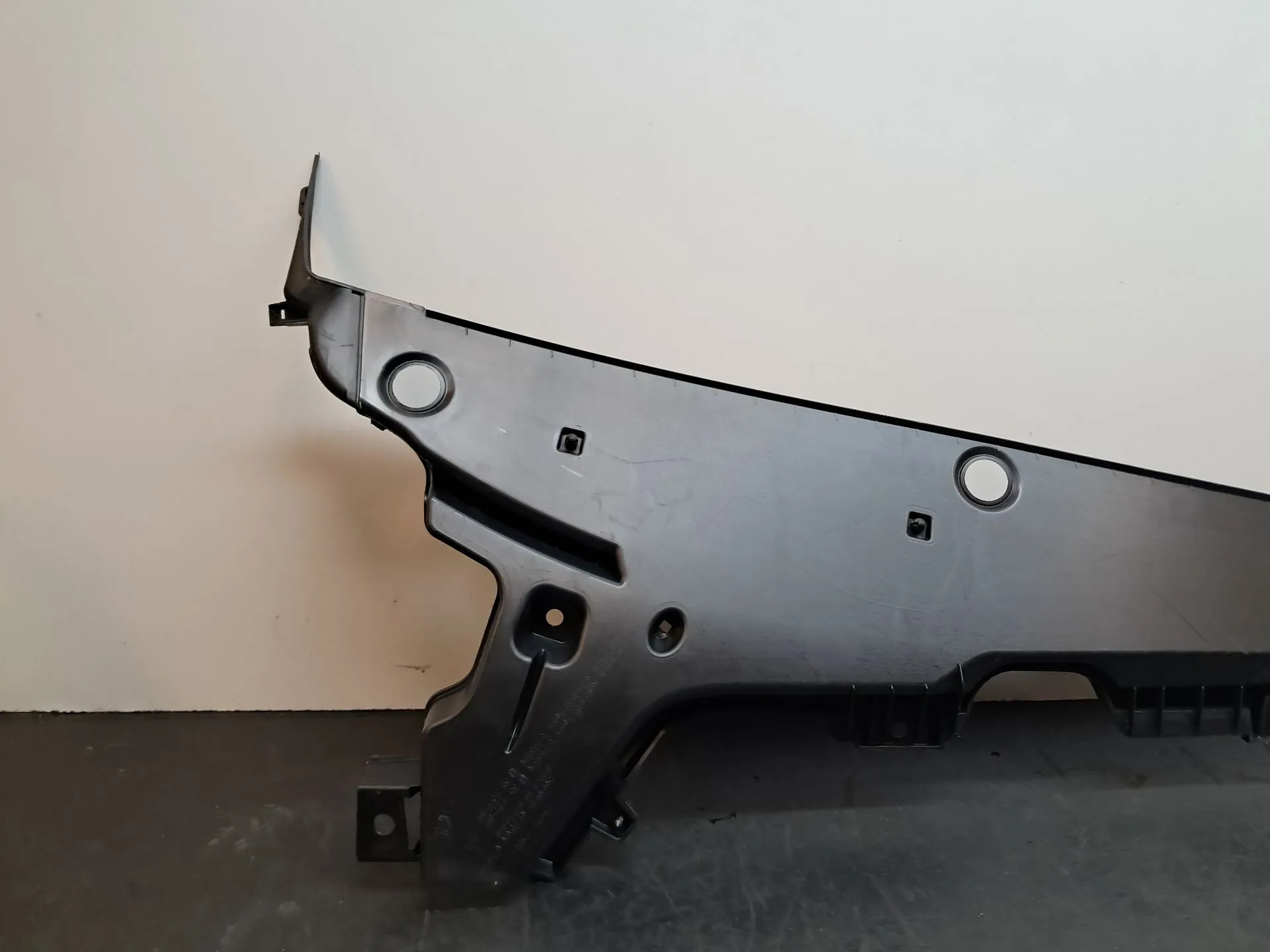 Torpedo TESLA Model Y (5YJY) Imagem-9