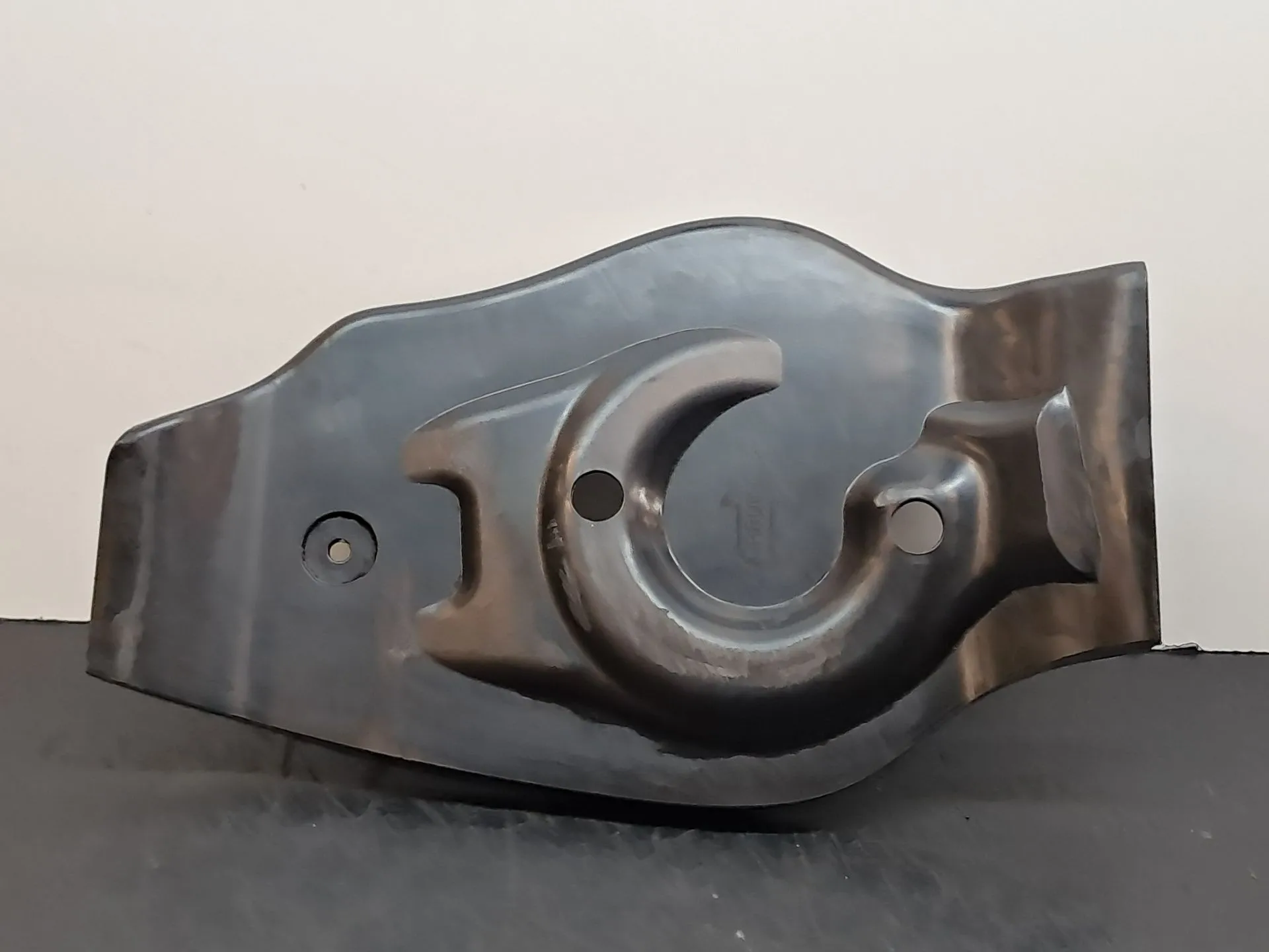 Torpedo TESLA Model Y (5YJY) Imagem-16