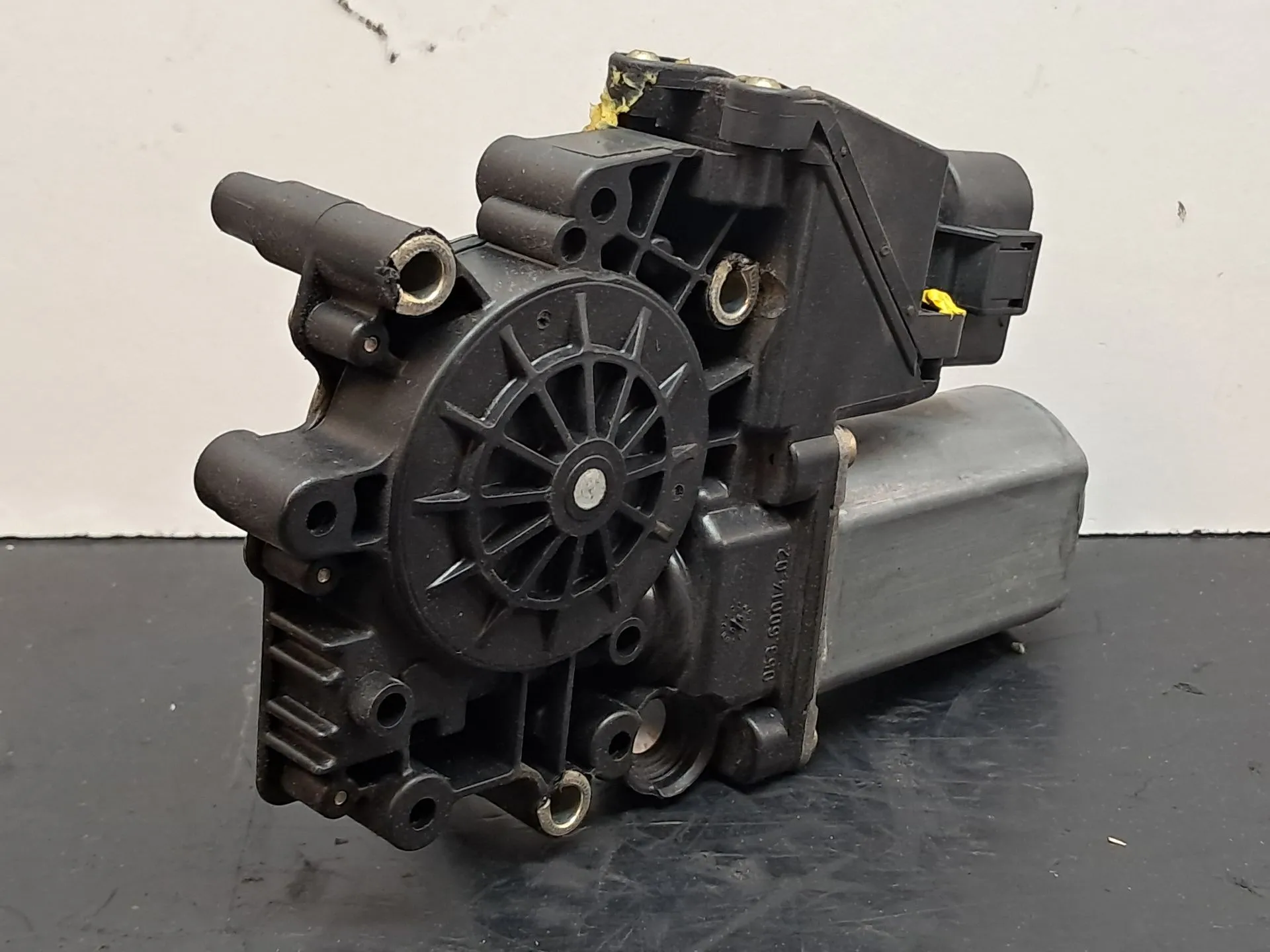 Motore alzacristallo anteriore sinistro AUDI A4 (8D2, B5) Imagem-1