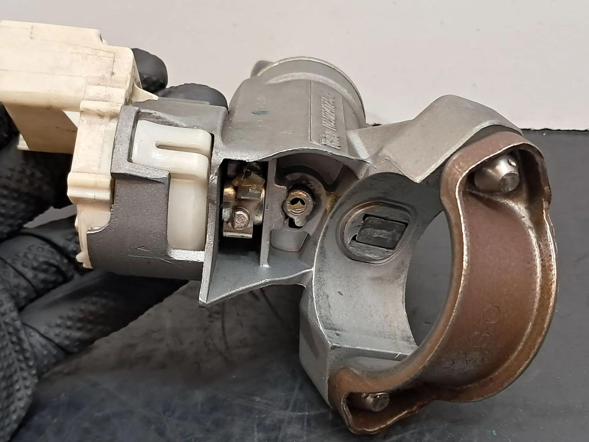 Ignition barrel TOYOTA Yaris (_P9_) Imagem-4